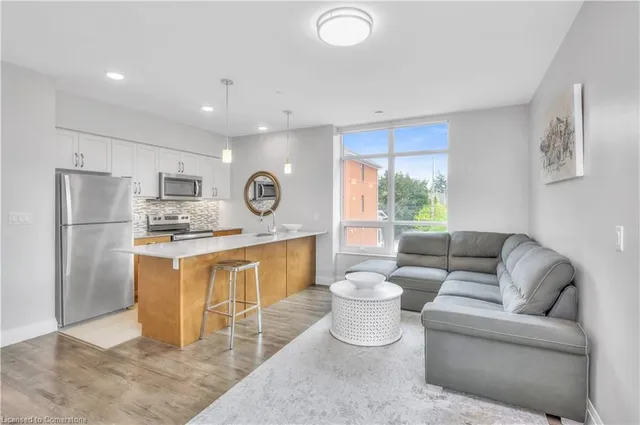 Additional property image - 399 Queen St S Unit 211