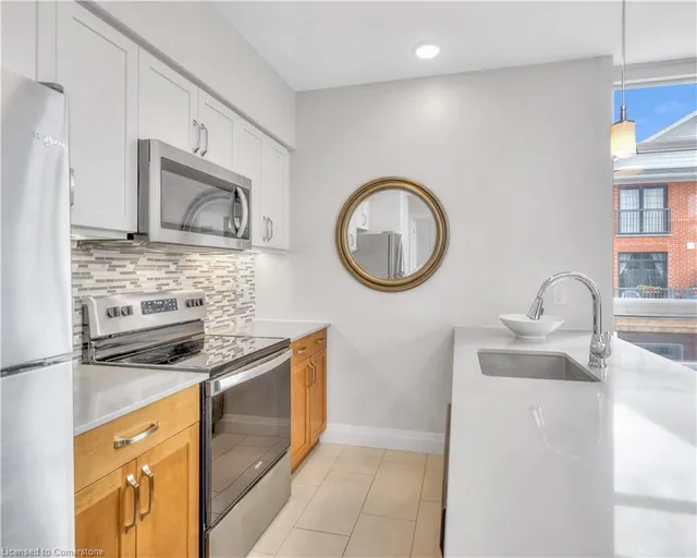 Additional property image - 399 Queen St S Unit 211