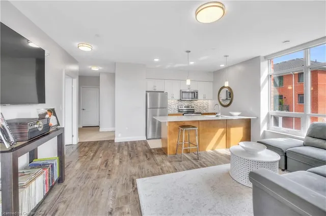 Additional property image - 399 Queen St S Unit 211