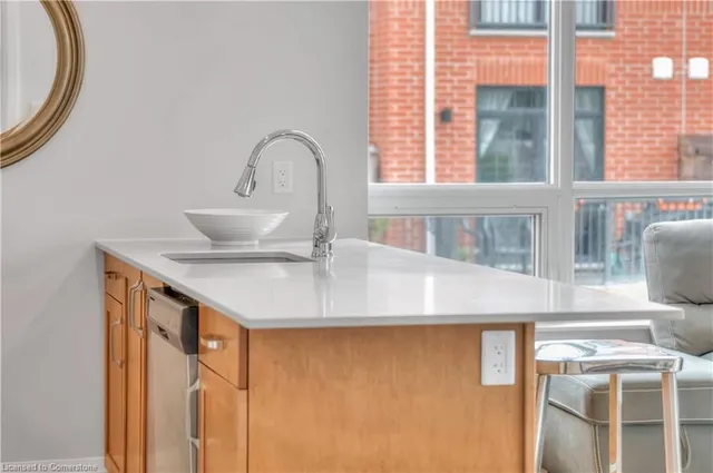 Additional property image - 399 Queen St S Unit 211