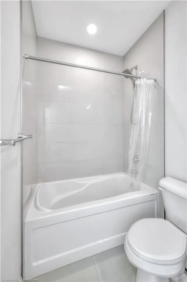 Additional property image - 399 Queen St S Unit 211