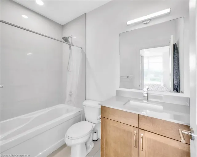 Additional property image - 399 Queen St S Unit 211