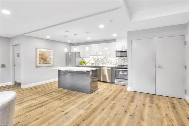Additional property image - 399 Queen St S Unit 211
