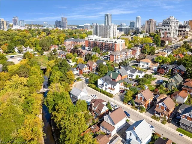 Additional property image - 399 Queen St S Unit 211
