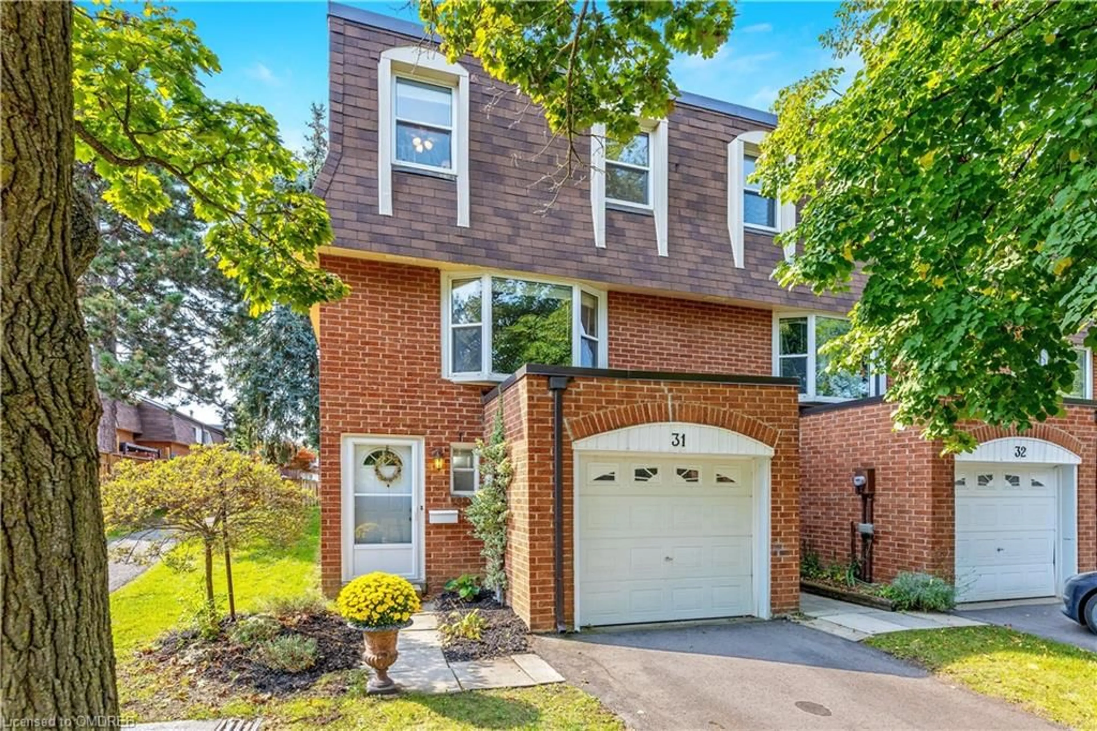 Home with brick exterior material for 235 Bronte St #31, Milton Ontario L9T 3V8