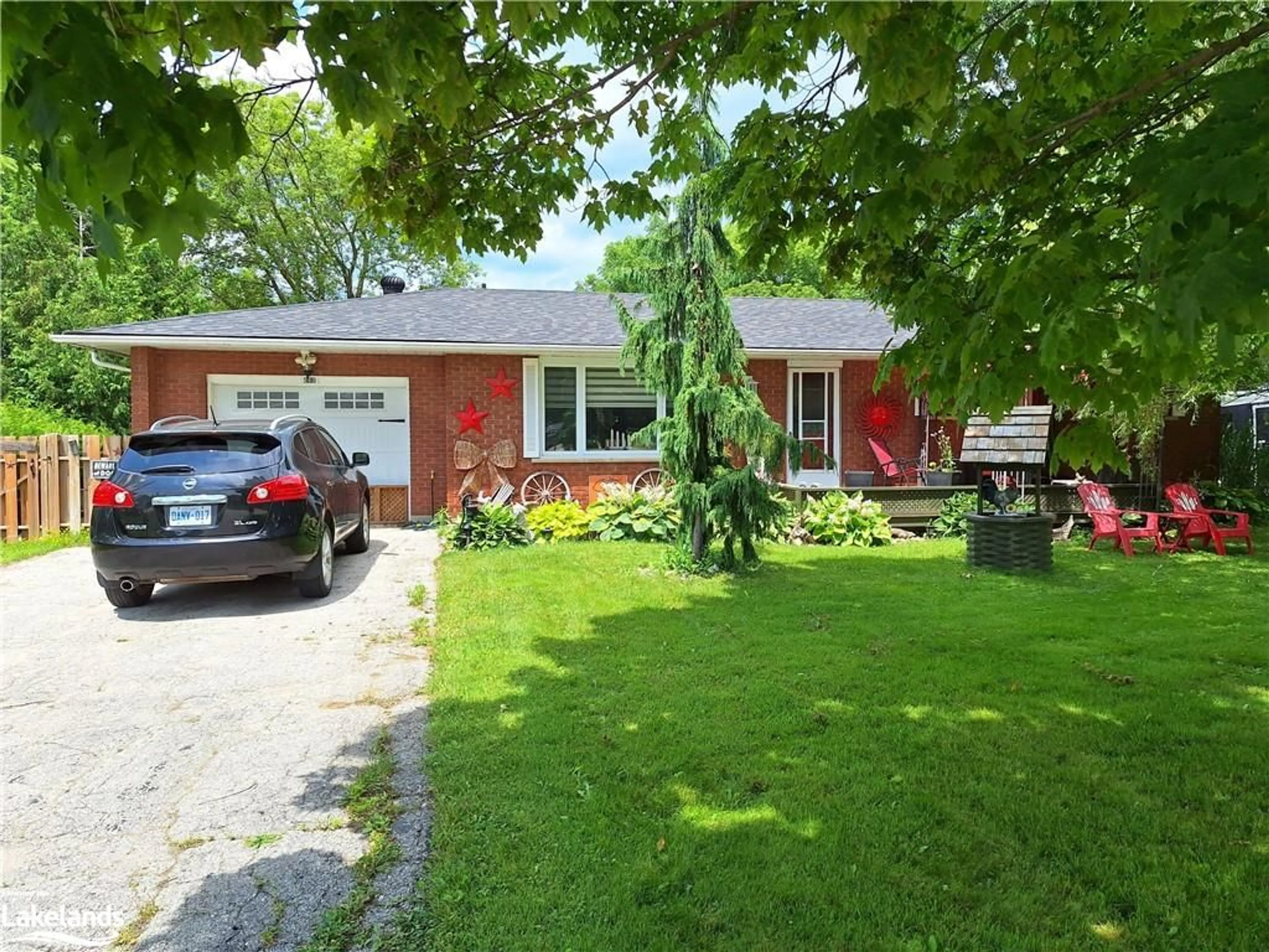 Outside view for 202 Point St, Stayner Ontario L0M 1S0