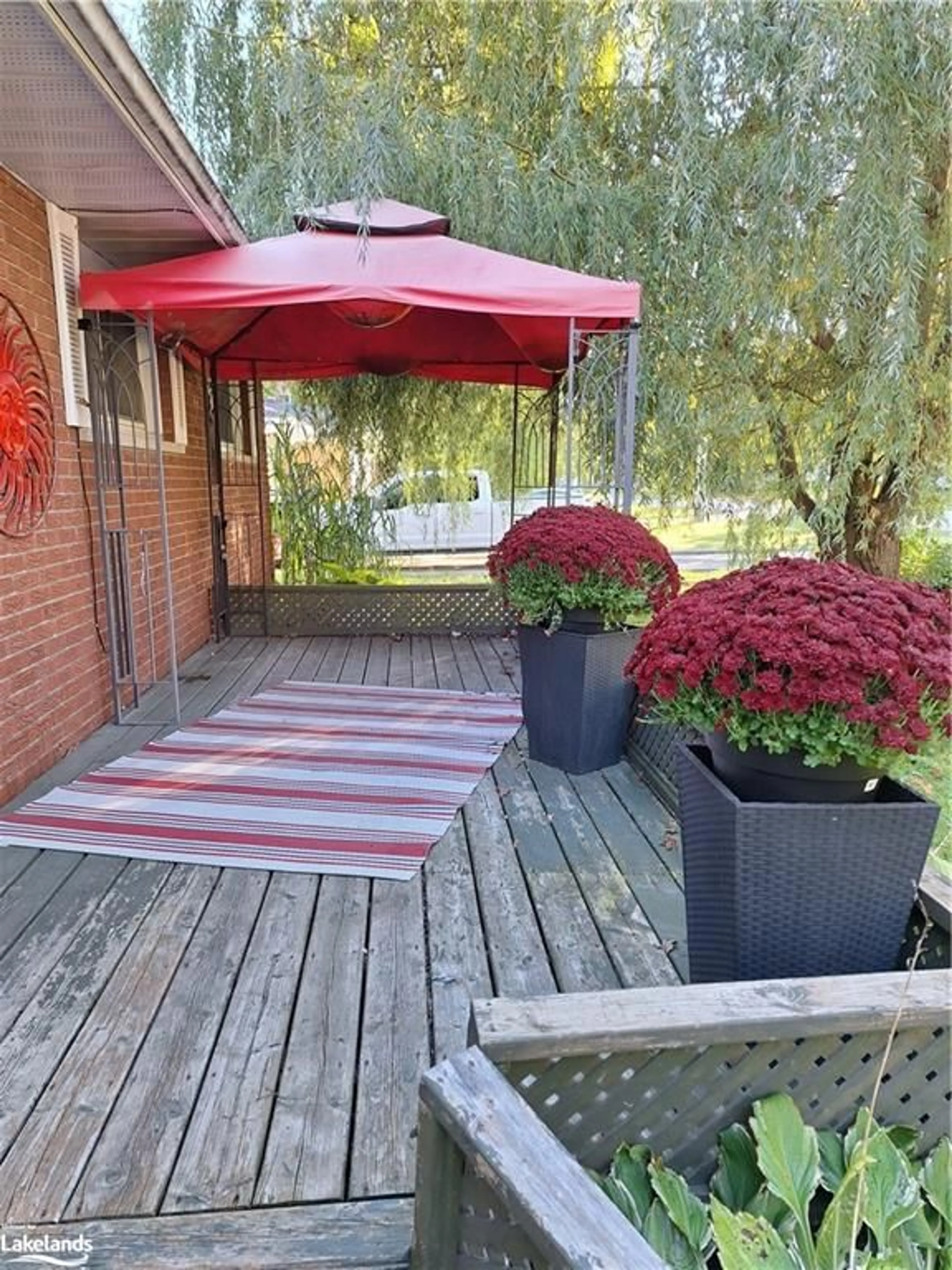 Patio, cottage for 202 Point St, Stayner Ontario L0M 1S0