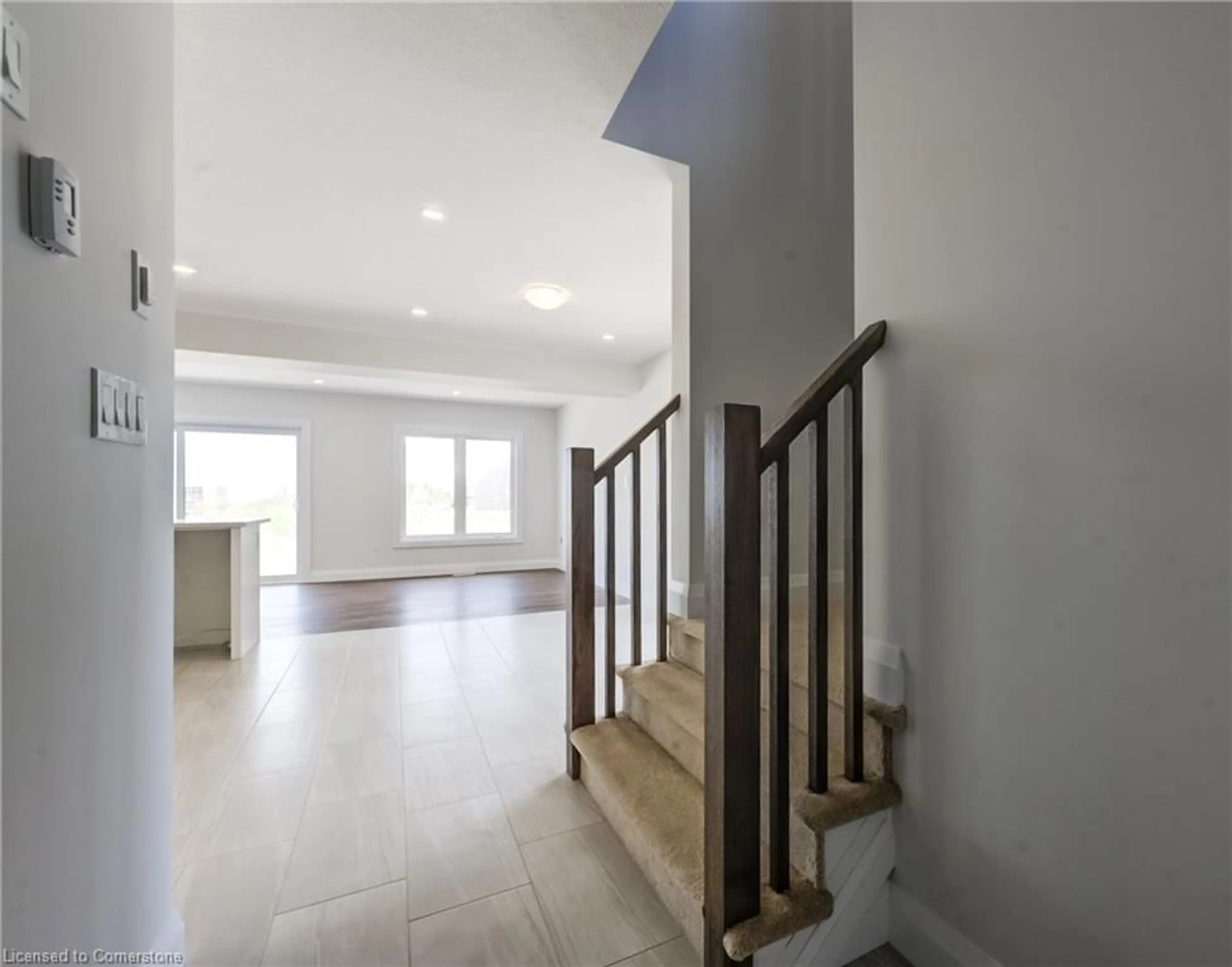 Indoor foyer, wood floors for 1501 Dunkirk Ave, Woodstock Ontario N4T 0L1