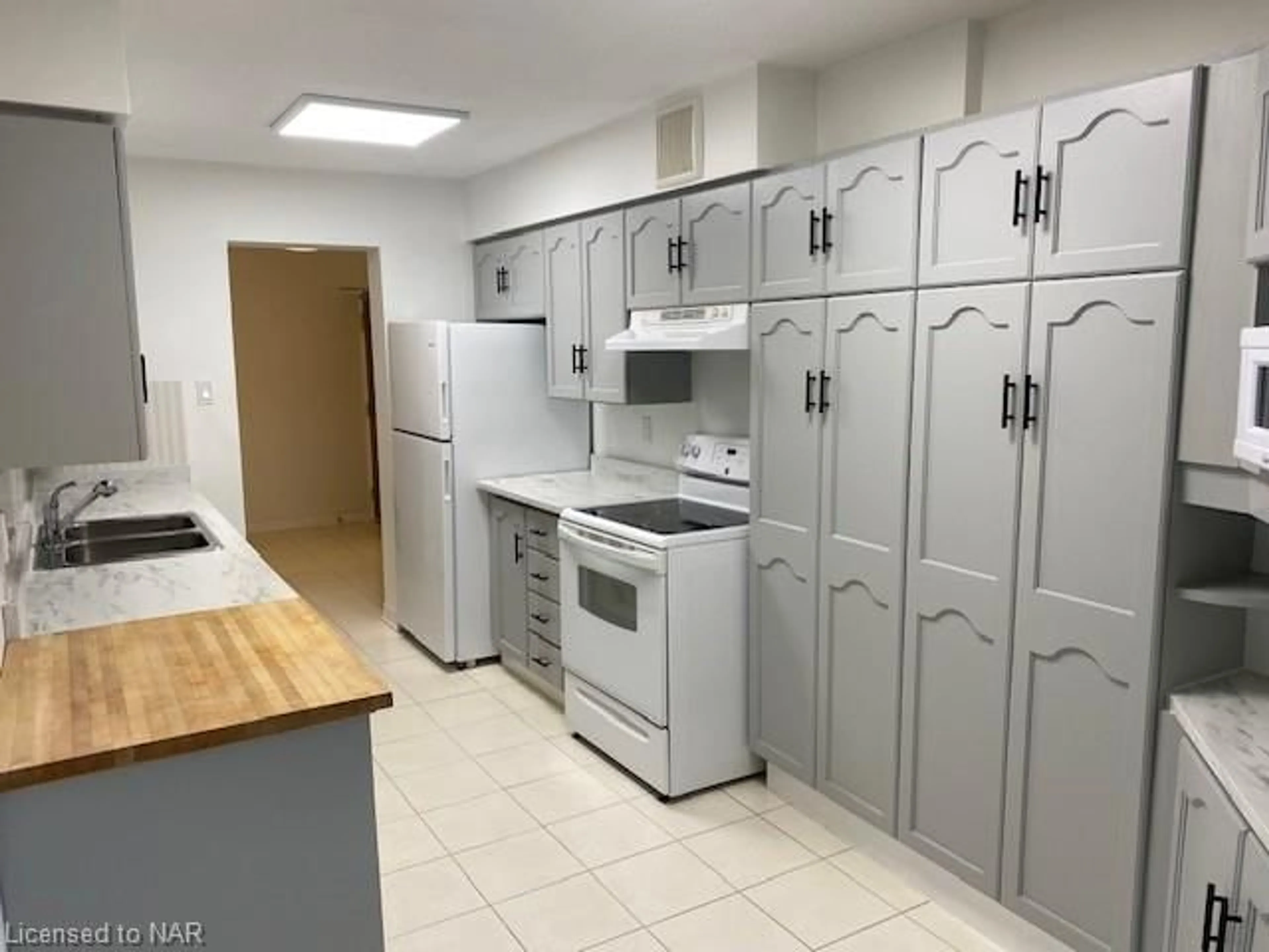 Standard kitchen, unknown floor for 190 Hwy 20 W Hwy #310A, Fonthill Ontario L0S 1M0