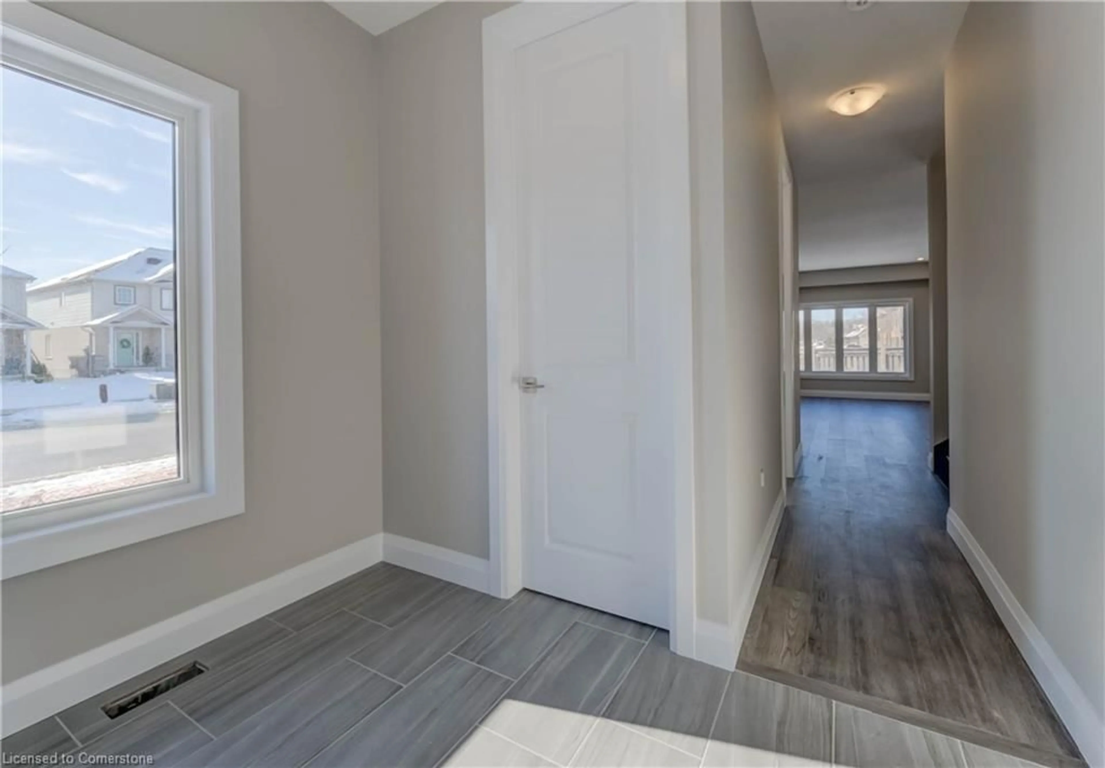 Indoor entryway for 94 Isaac St, Elmira Ontario N3B 1N3