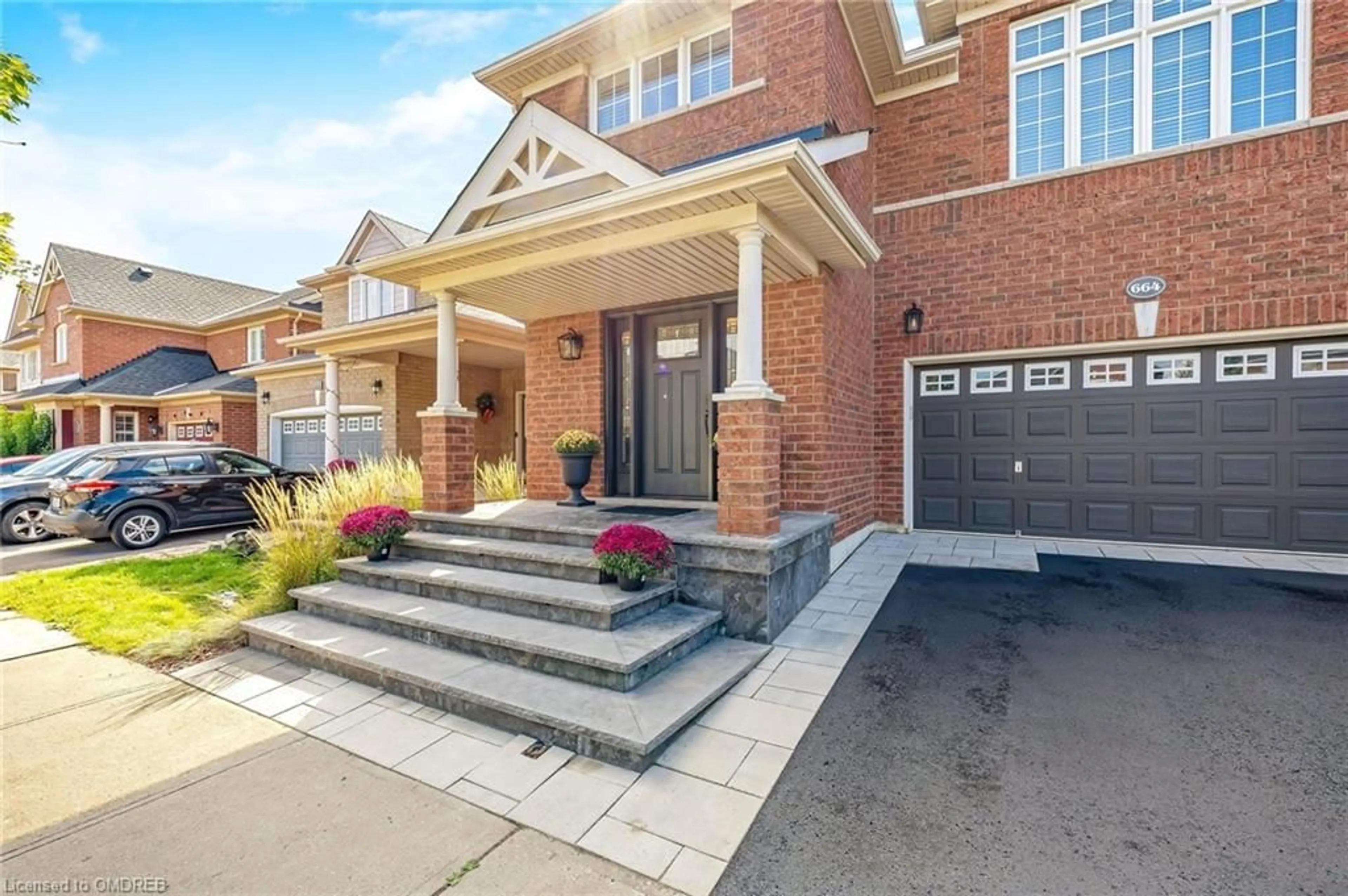 Home with brick exterior material for 664 Caldwell Cres, Milton Ontario L9T 0H6