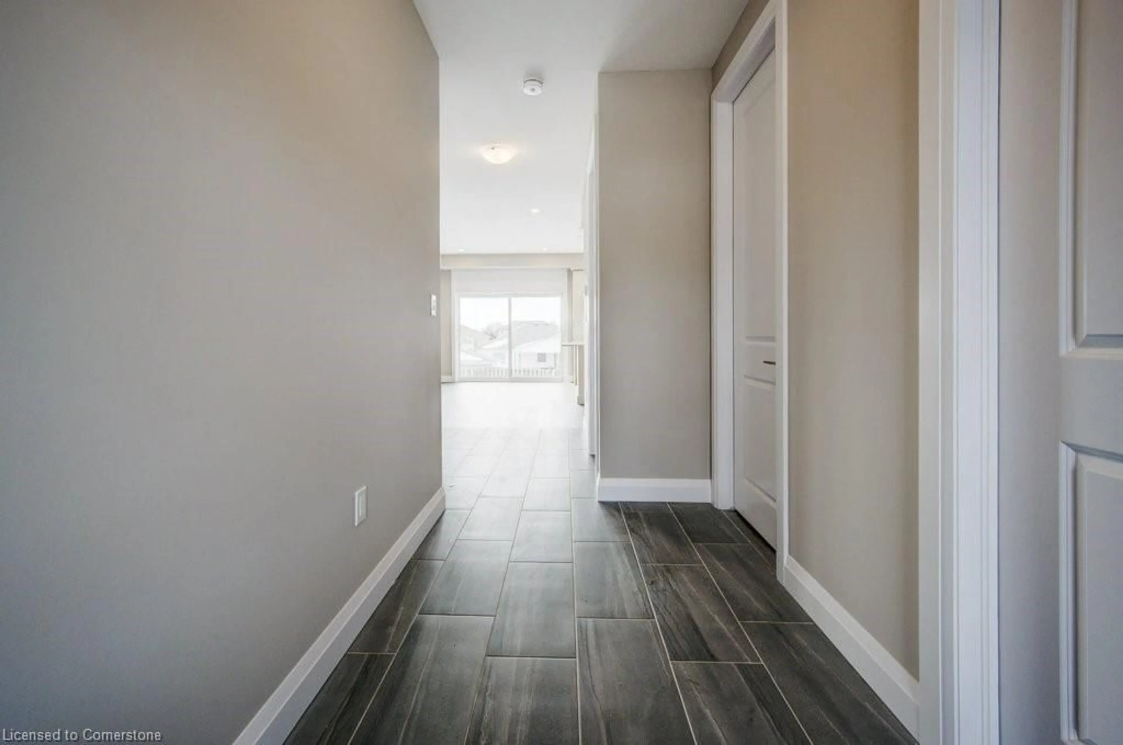 Indoor entryway for 179 Applewood St, Plattsville Ontario N0J 1S0