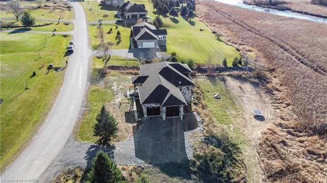 162 Conner Dr, Gananoque 4