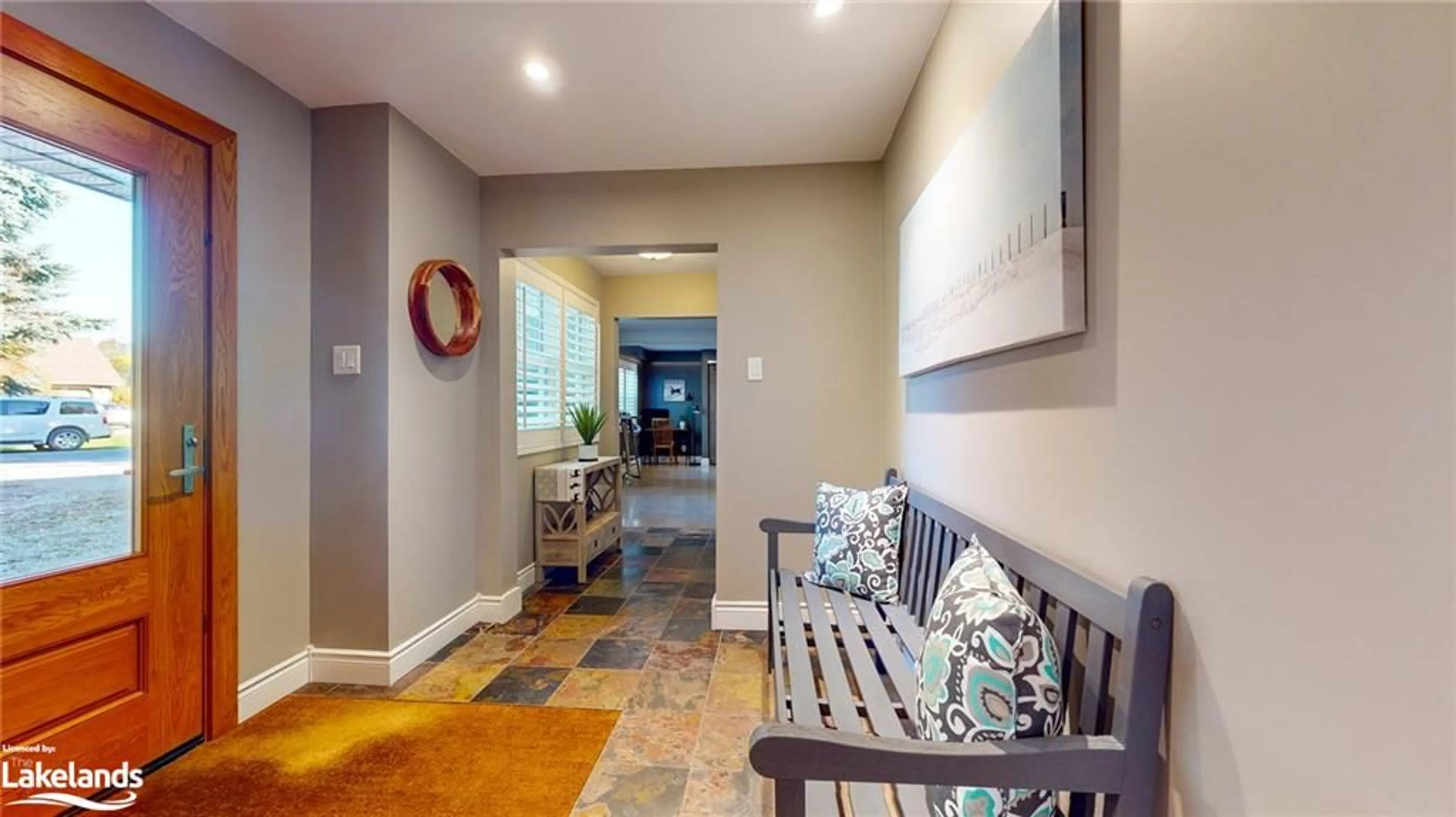 Indoor entryway, wood floors for 108 Liisa's Lane, The Blue Mountains Ontario L9Y 0M3