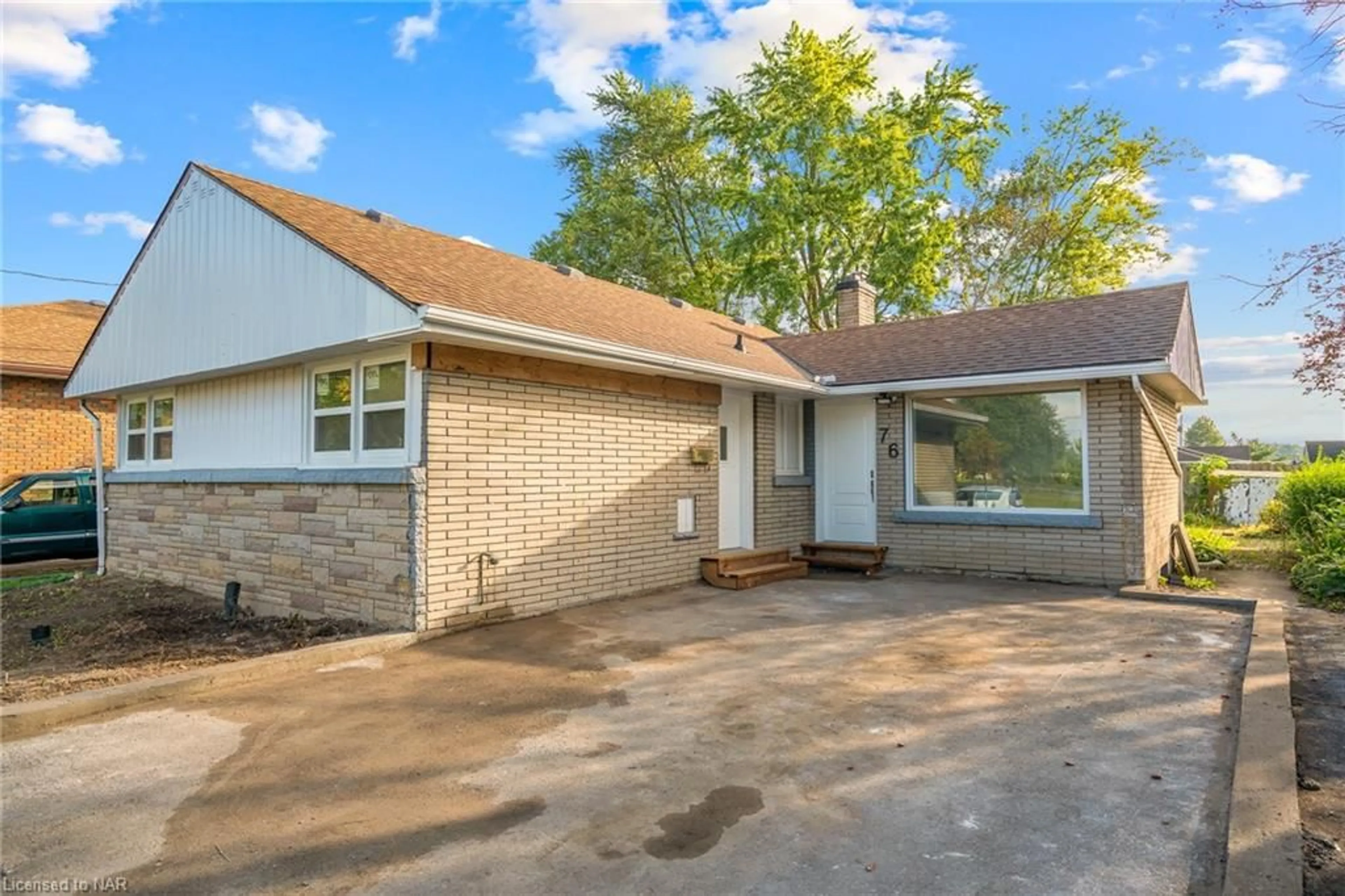 Frontside or backside of a home, cottage for 76 Golden Blvd, Welland Ontario L3B 1H6