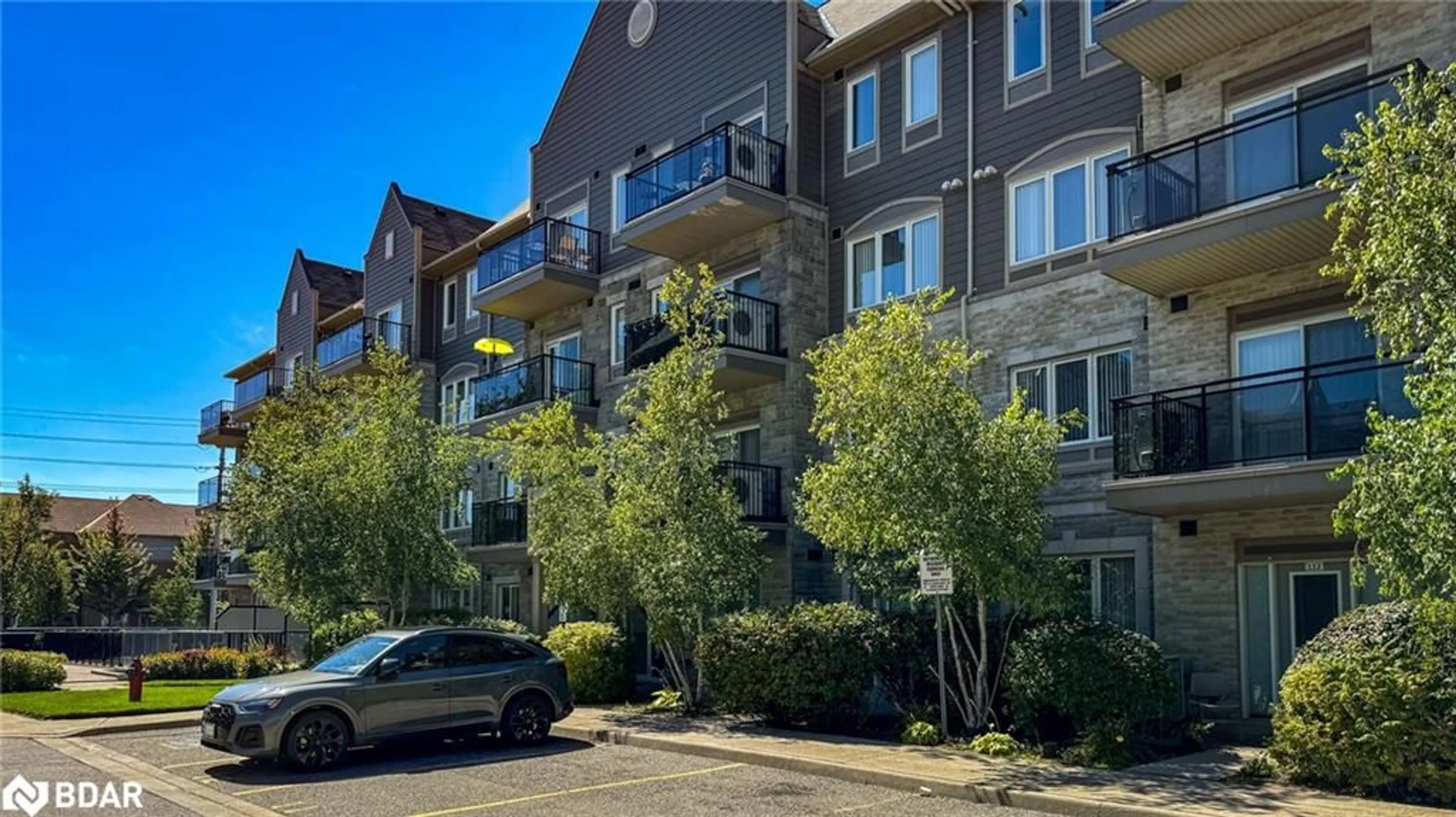 A pic from exterior of the house or condo for 5705 Long Valley Rd #309, Mississauga Ontario L5M 0M3