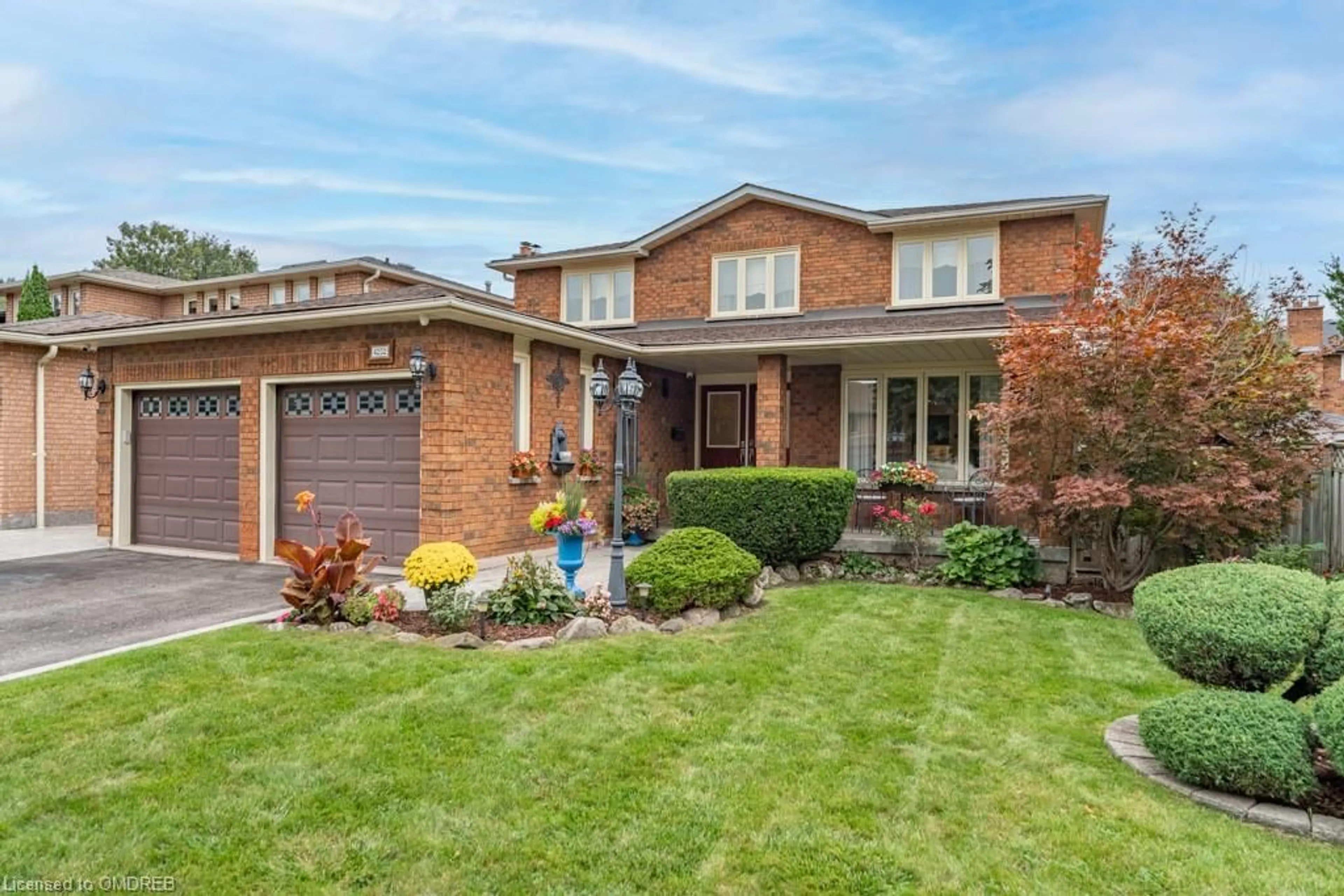 Home with brick exterior material for 4252 Starlight Cres, Mississauga Ontario L4W 4R2