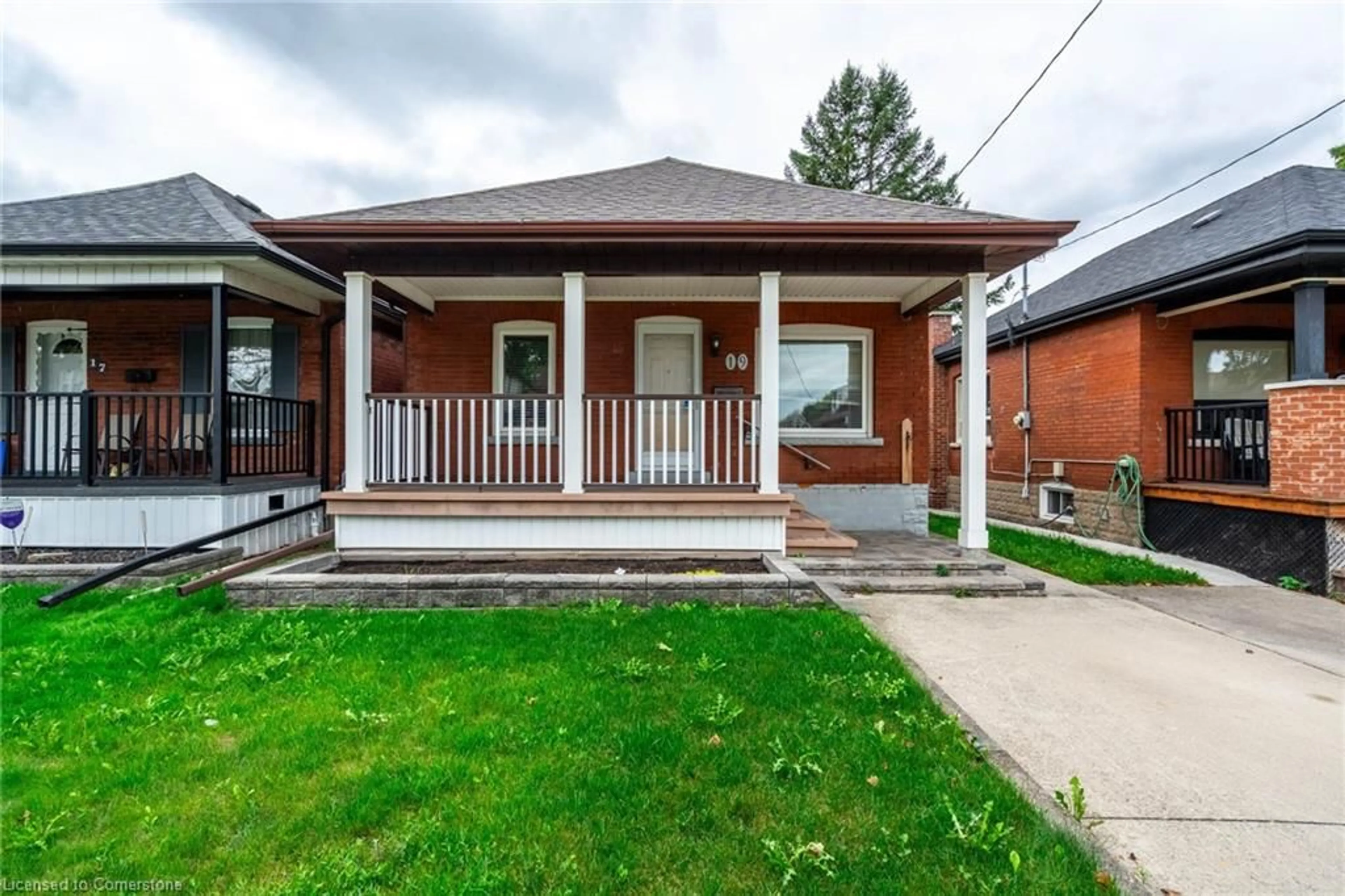 Frontside or backside of a home for 19 Graham Ave, Hamilton Ontario L8H 4J6