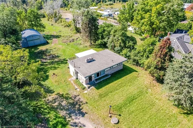 Additional property image - 623 Robson Rd