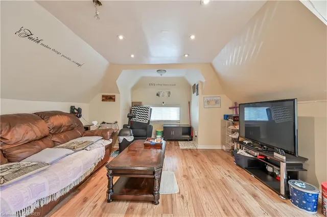 Additional property image - 139 Balsam Ave