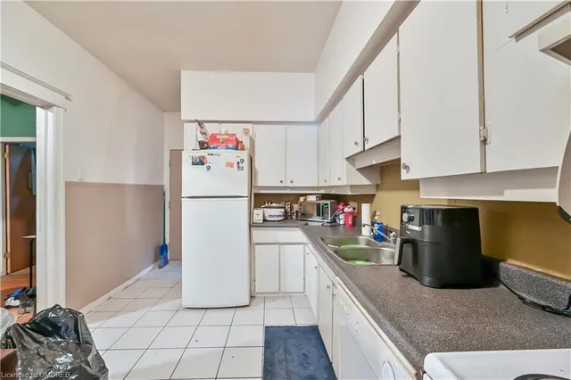 Additional property image - 139 Balsam Ave