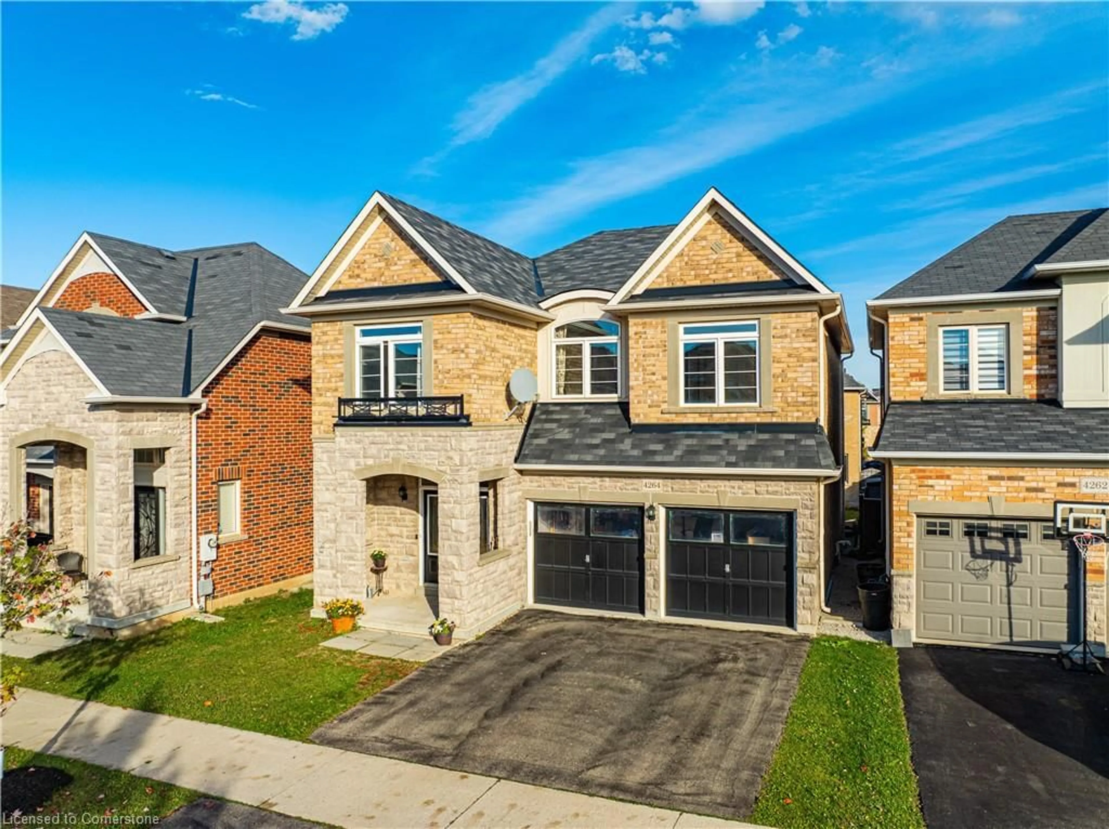 Home with brick exterior material for 4264 Vivaldi Rd, Burlington Ontario L7M 0N4