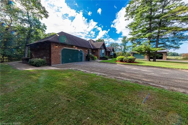 1 Clow Crt, Mallorytown 3