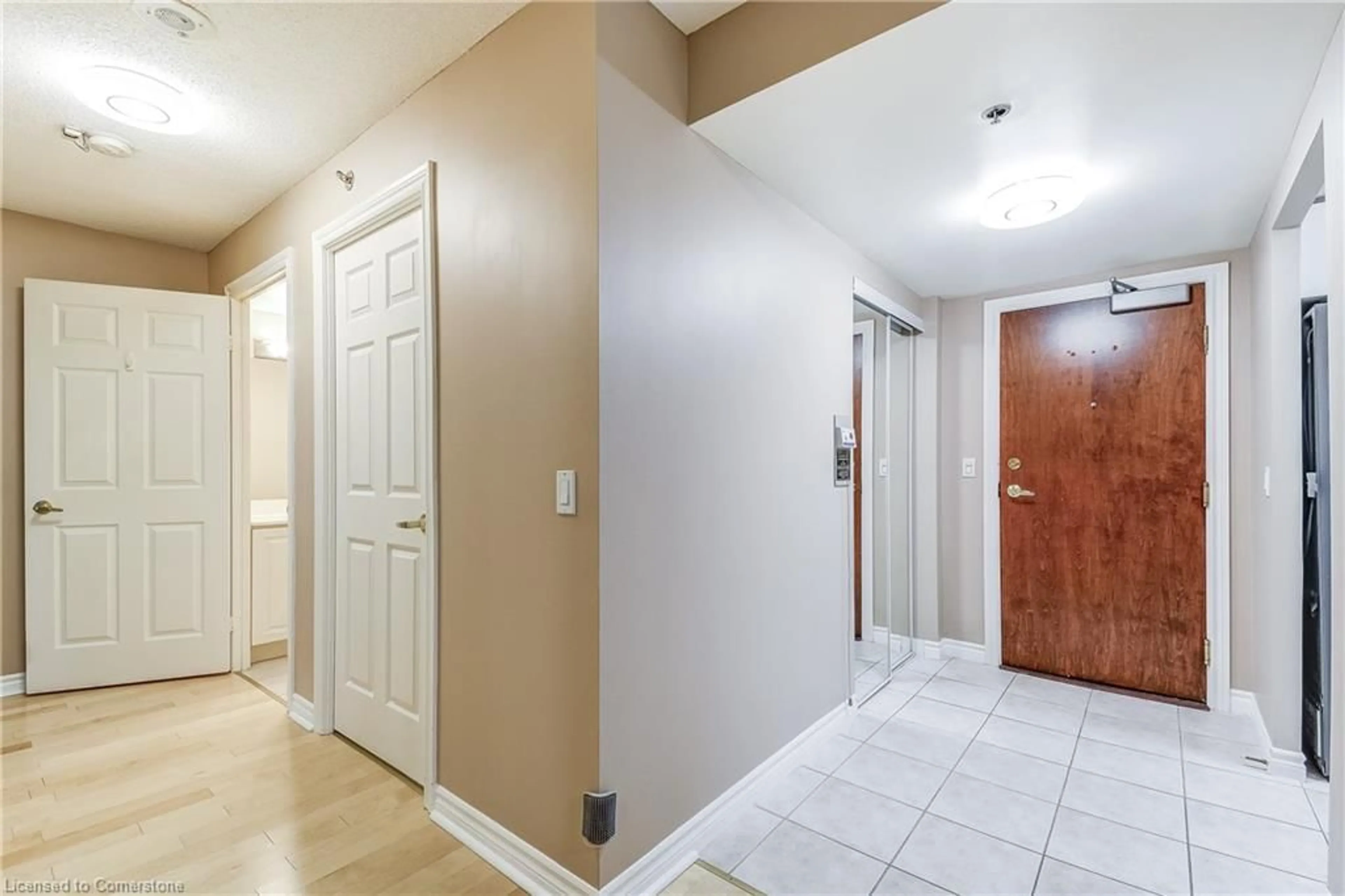 Indoor entryway, not visible floor for 100 Burloak Dr #1310, Burlington Ontario L7L 6P6