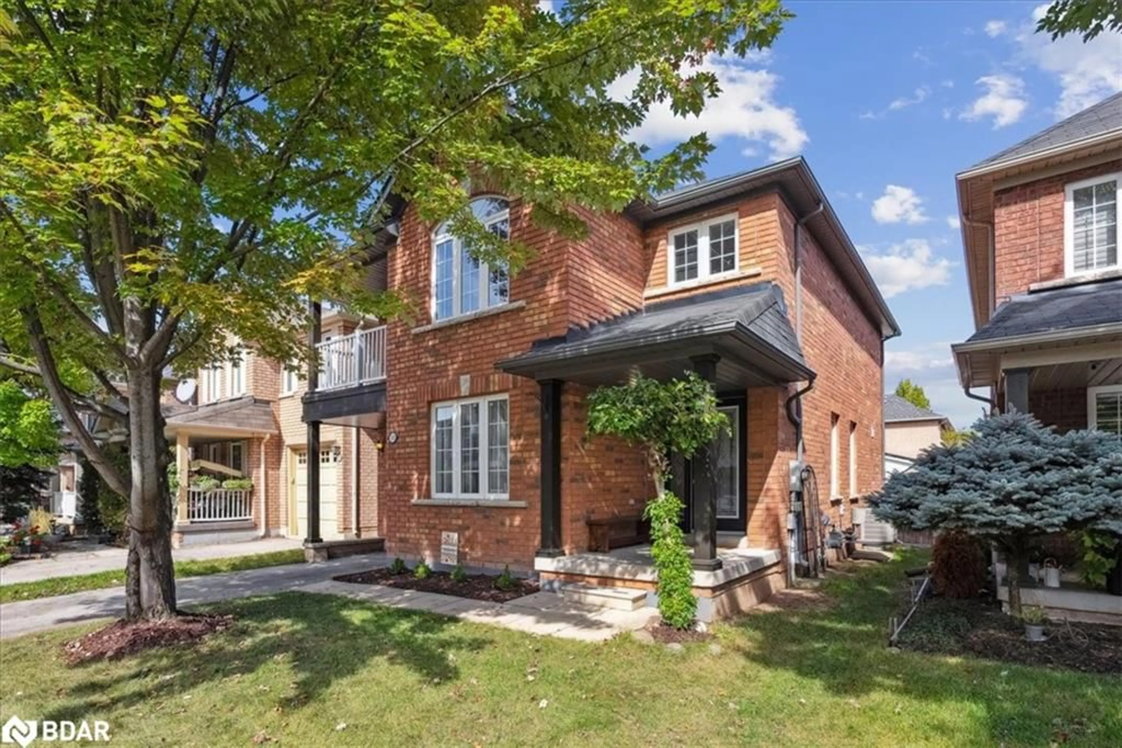 Home with brick exterior material for 2173 Crestmont Dr, Oakville Ontario L6M 5A6