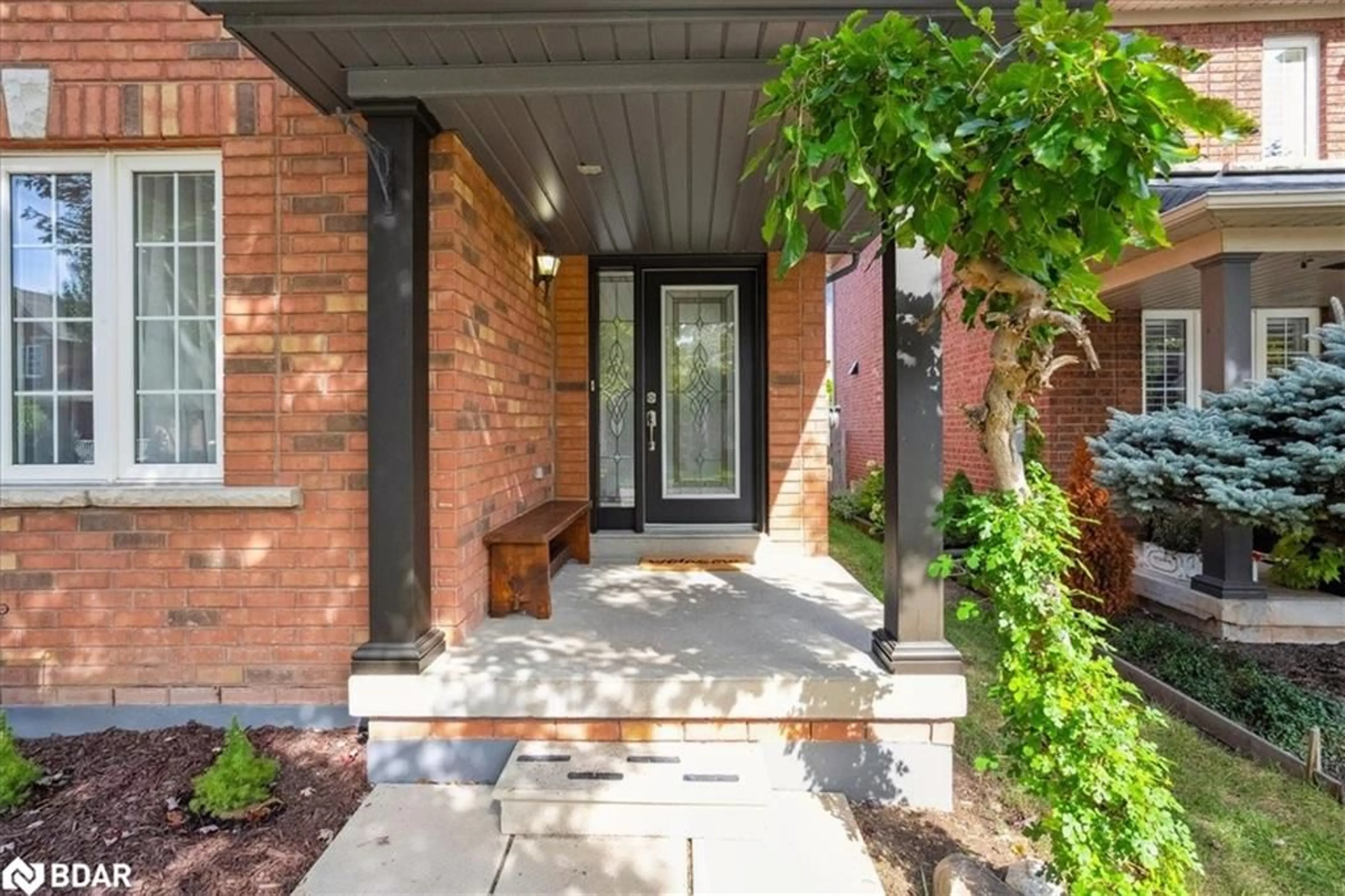 Home with brick exterior material for 2173 Crestmont Dr, Oakville Ontario L6M 5A6