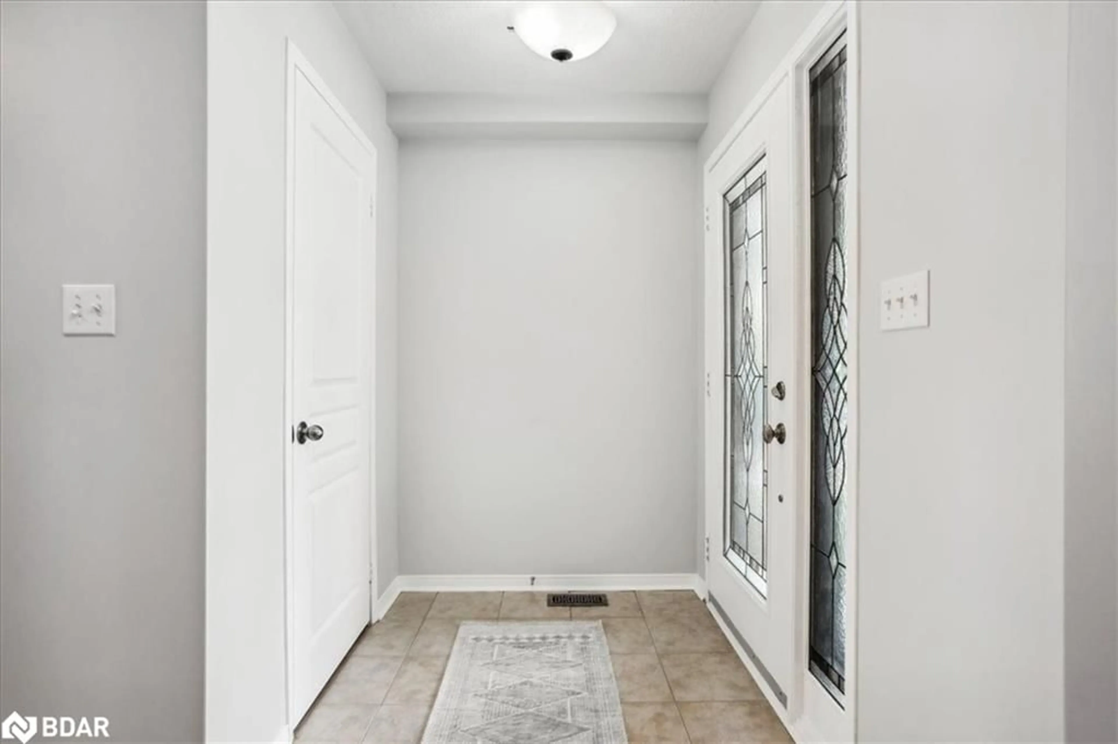 Indoor entryway, wood floors for 2173 Crestmont Dr, Oakville Ontario L6M 5A6