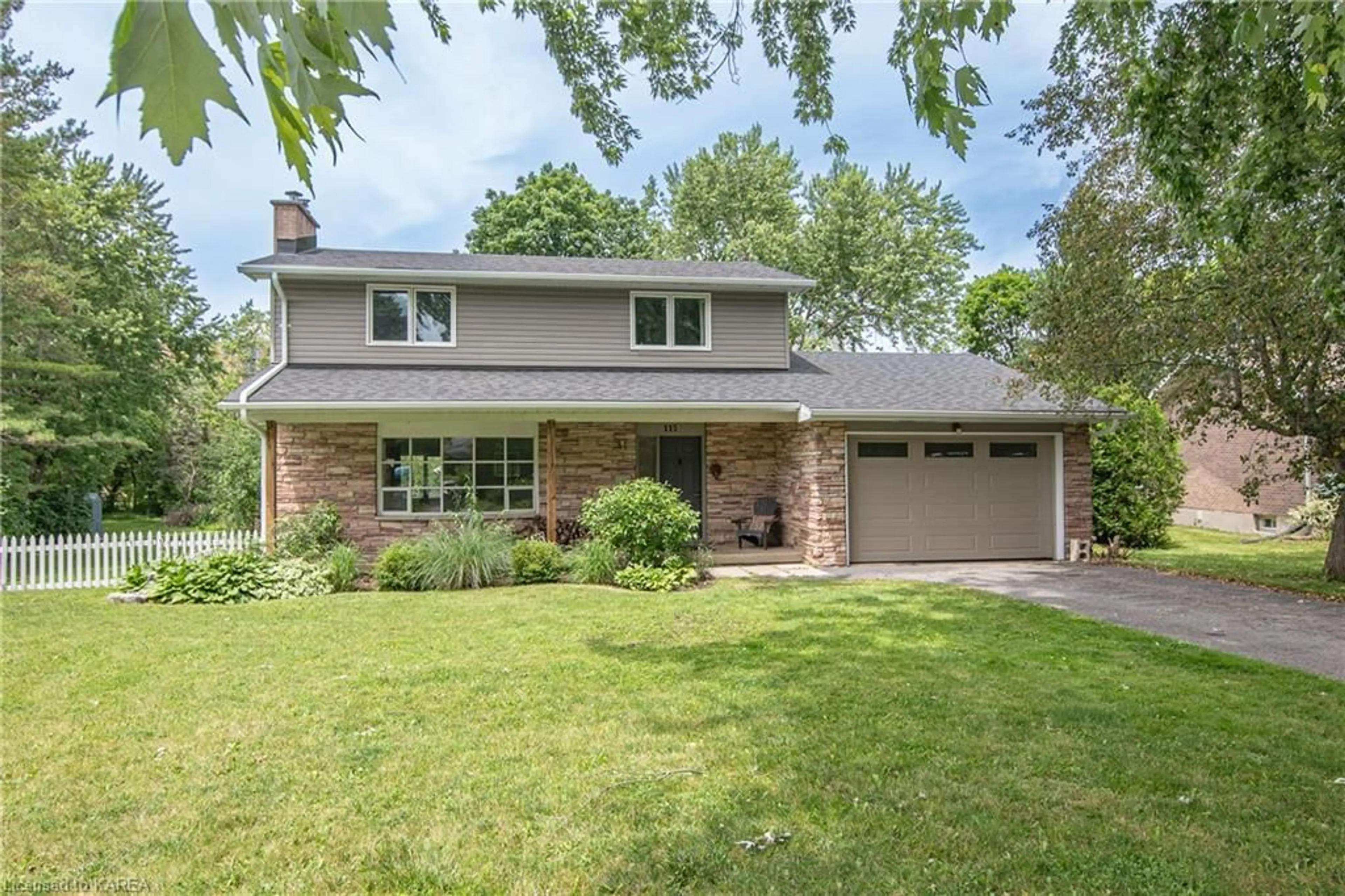 Home with brick exterior material for 115 Fairway Hill Cres, Kingston Ontario K7M 2B5