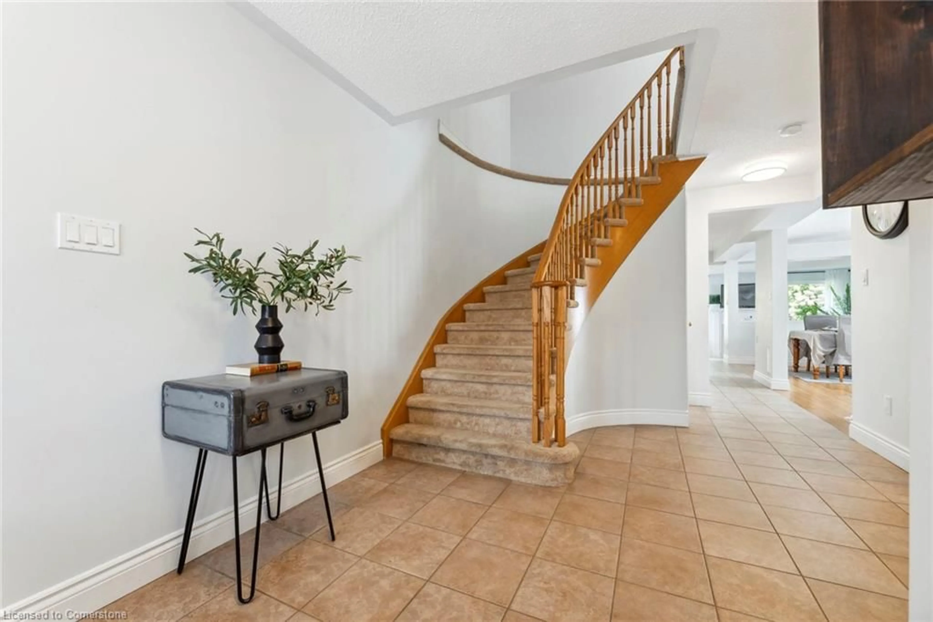 Indoor foyer for 89 Sagewood Ave, Oshawa Ontario L1E 3B1