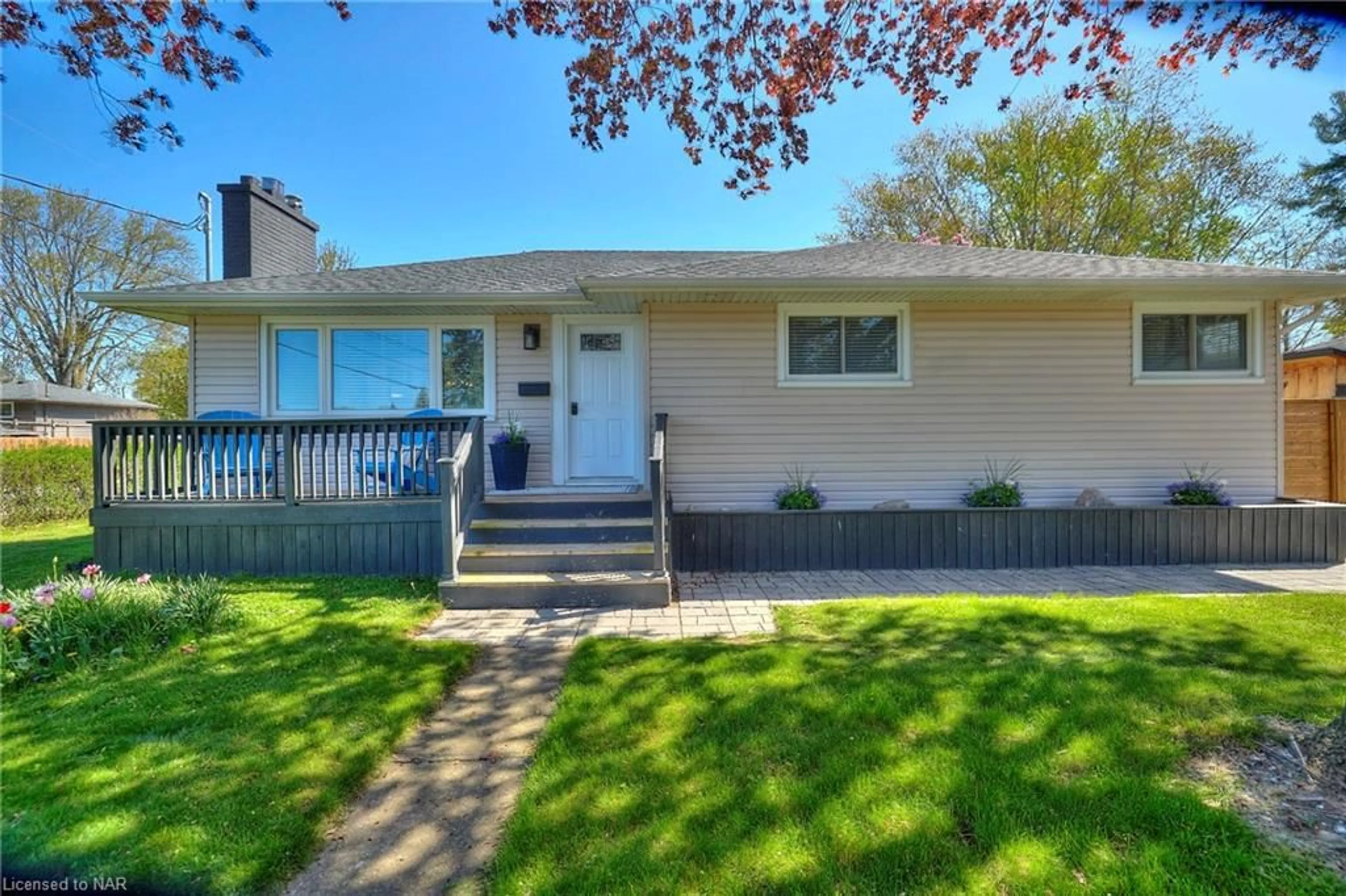 Frontside or backside of a home, cottage for 12 Corbett Ave, St. Catharines Ontario L2N 5M5