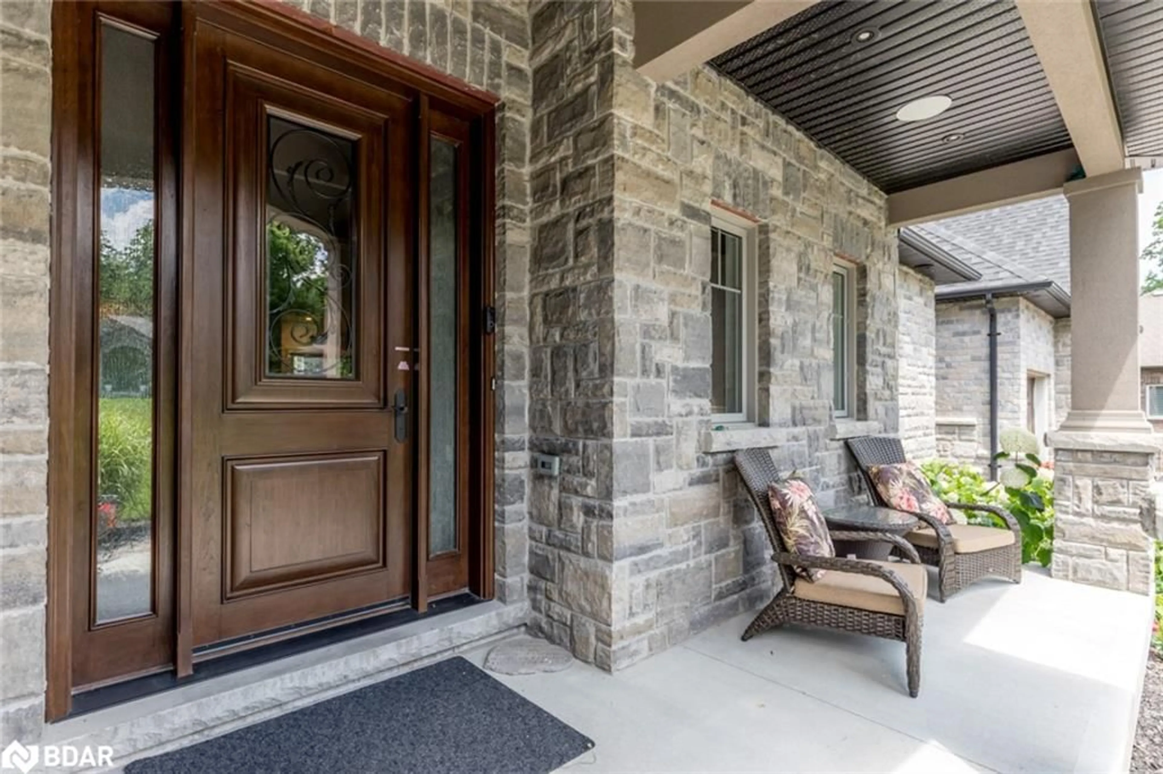 Indoor entryway, cement floor for 28 Heron Blvd, Minesing Ontario L9X 0J1