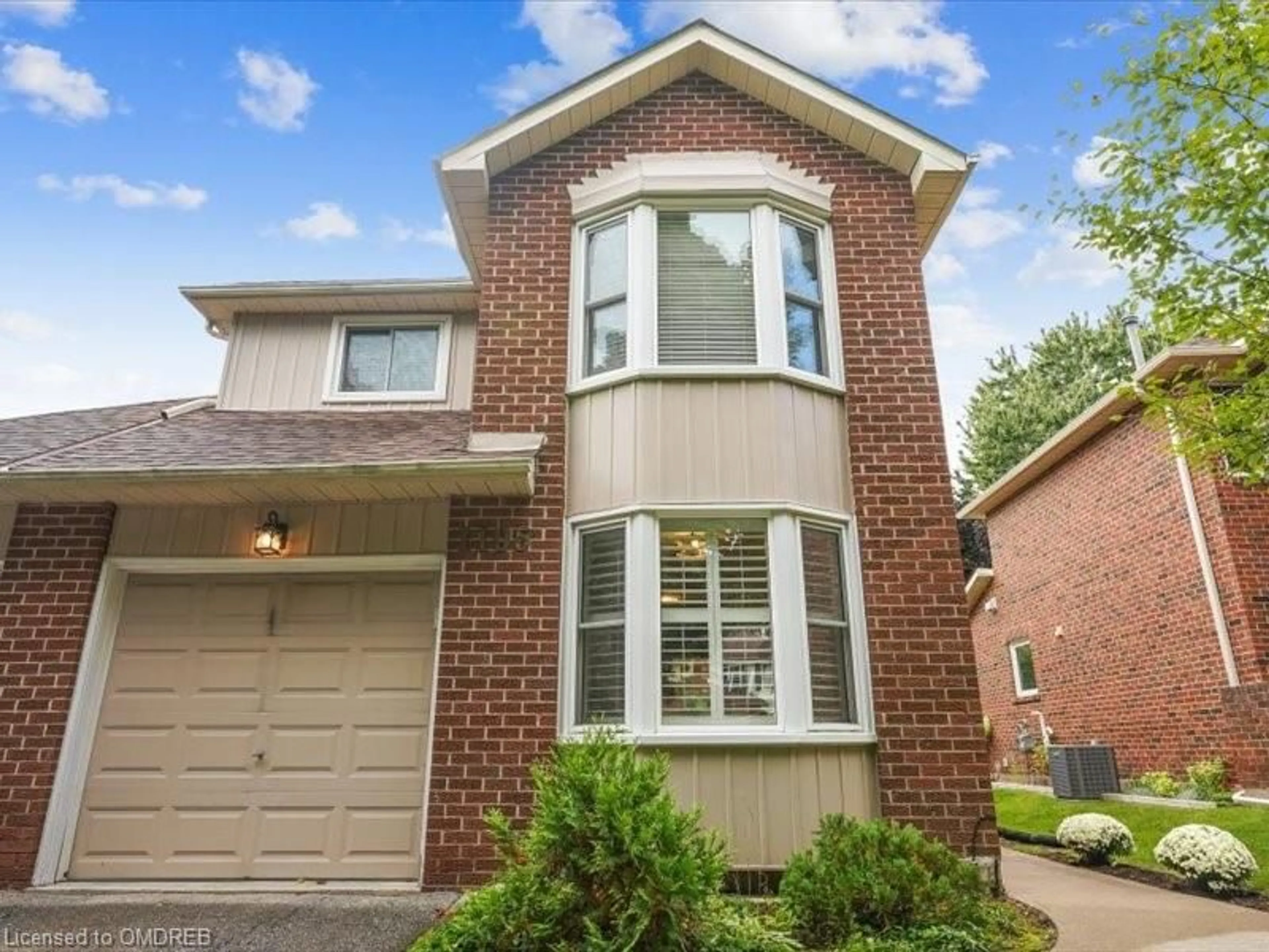 Home with brick exterior material for 1195 Potters Wheel Cres, Oakville Ontario L6M 1J3