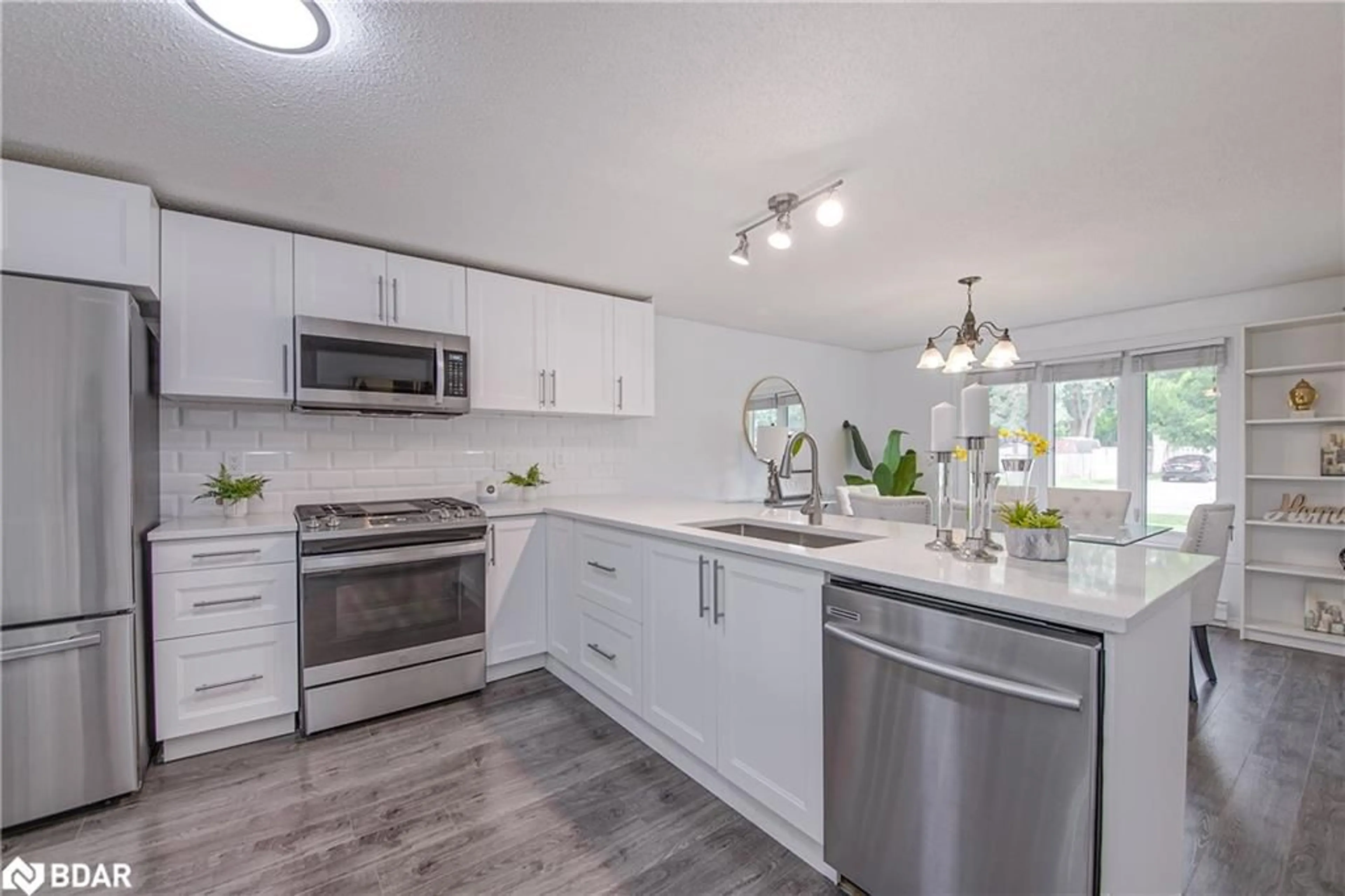 Contemporary kitchen for 277 Nelson St, Barrie Ontario L4M 5P6