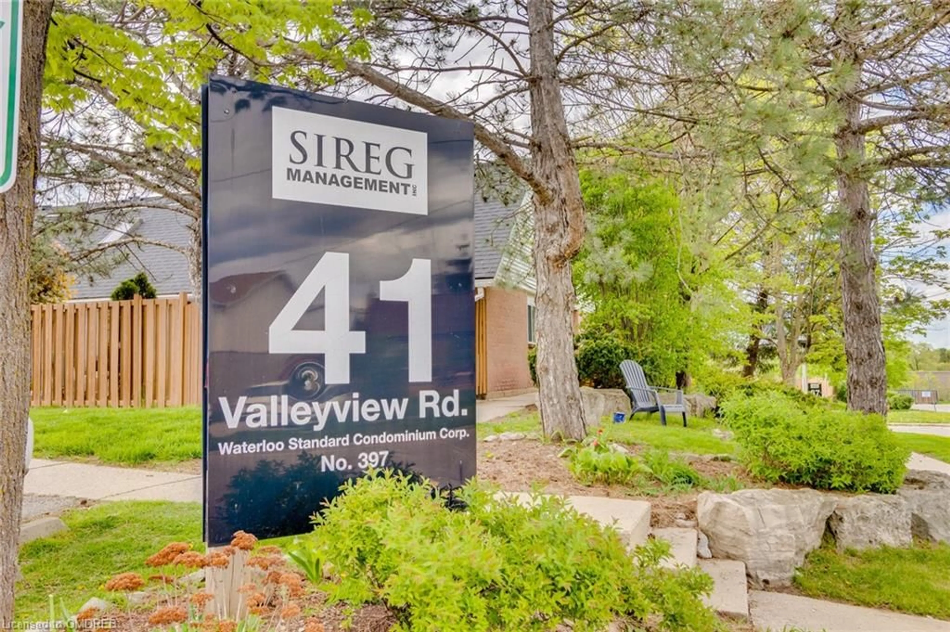 A pic from exterior of the house or condo, the street view for 41 Valleyview Rd #19, Kitchener Ontario N2E 3H9