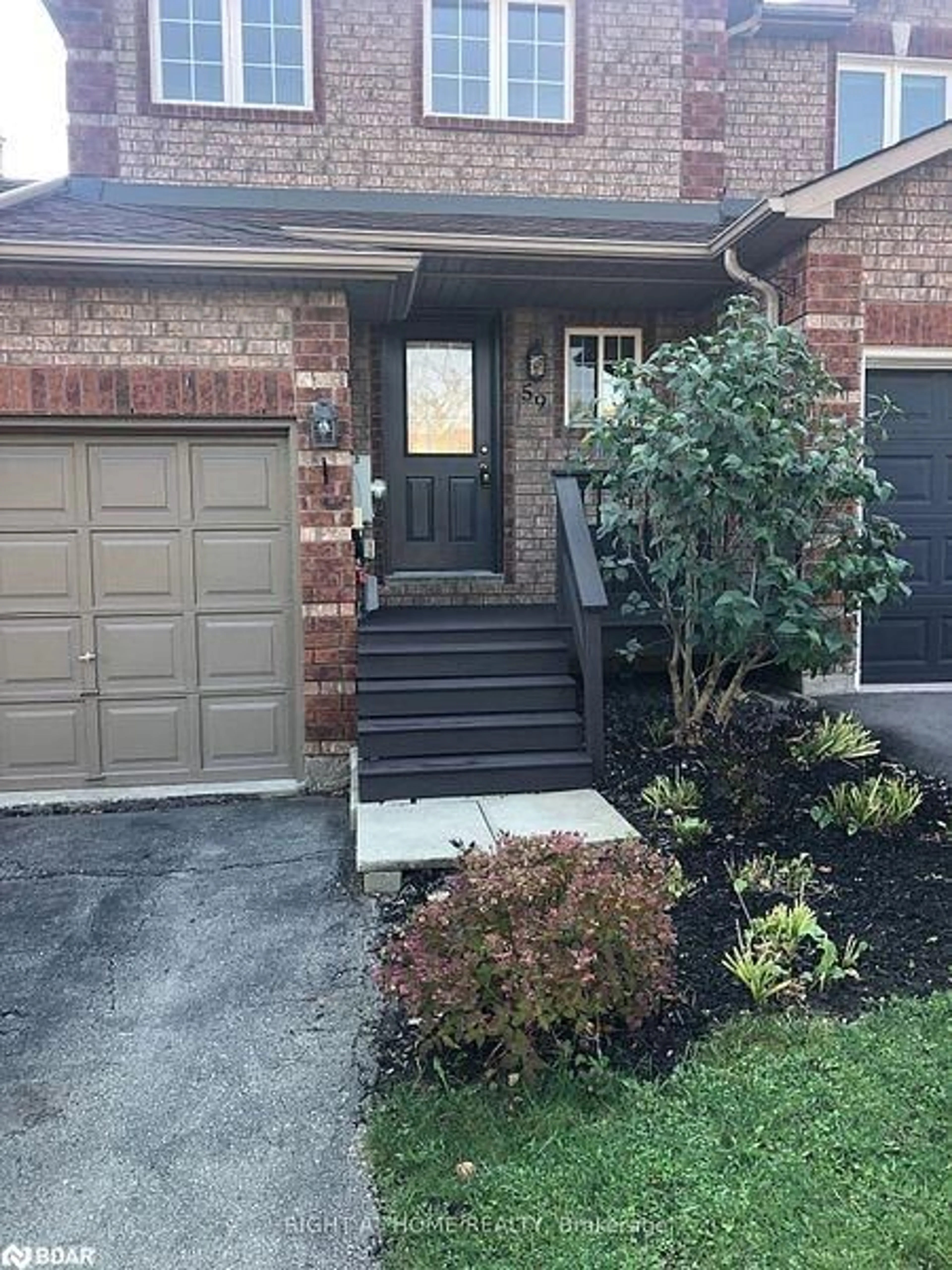 Home with brick exterior material for 59 Lions Gate Boulevard Blvd, Barrie Ontario L4M 7E4