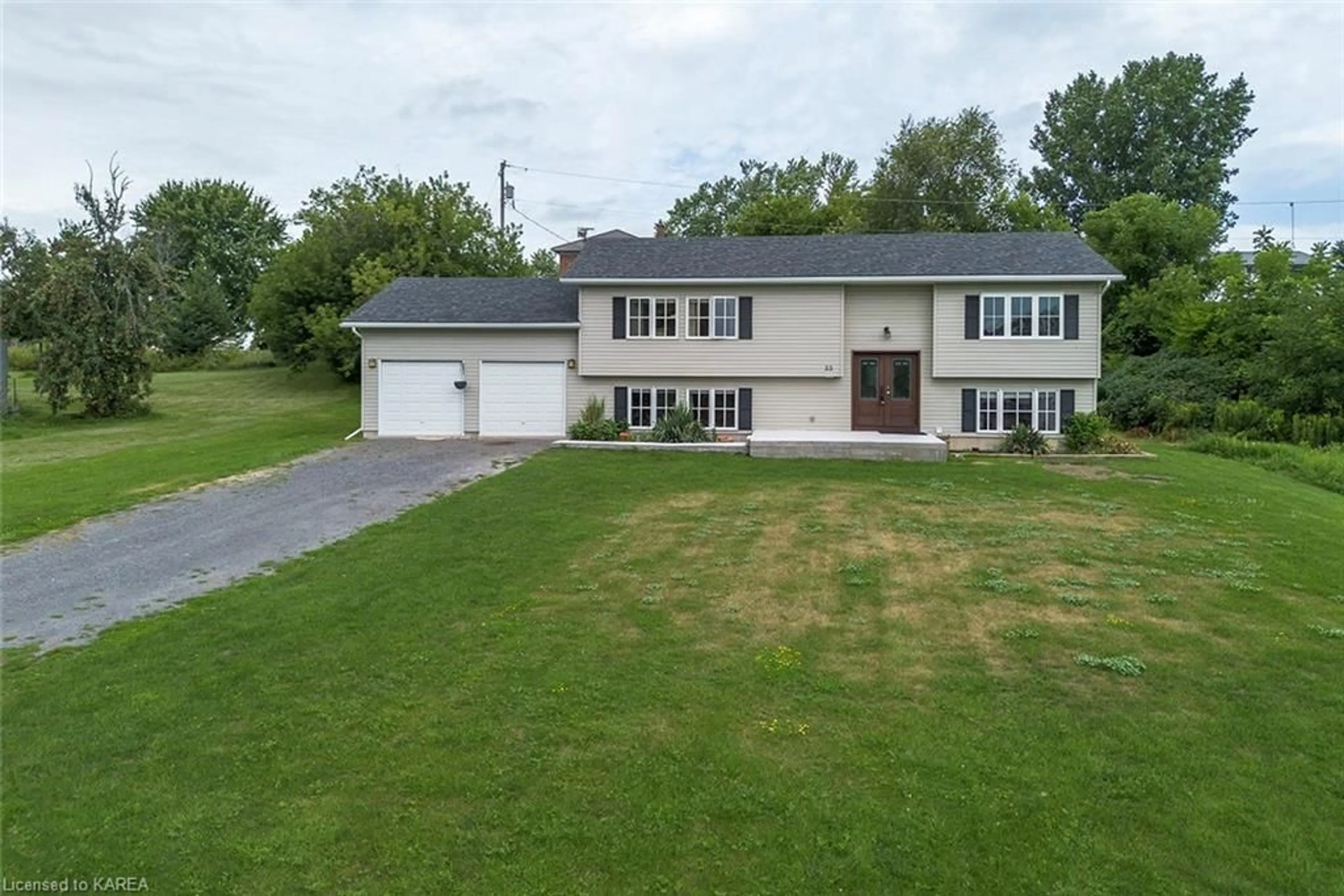 Frontside or backside of a home, the street view for 23 Bayview Dr, Napanee Ontario K7R 3K8