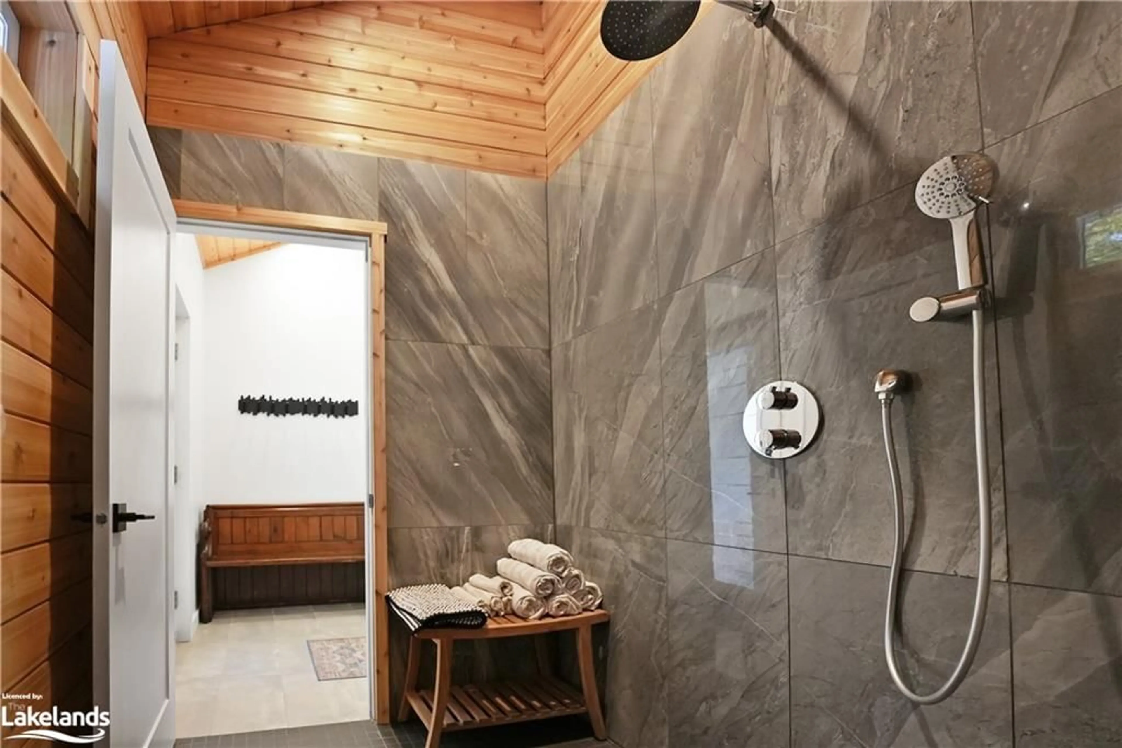 Bathroom, ceramic floors for 1218 Basshaunt Lake Rd, Haliburton Ontario K0M 1S0