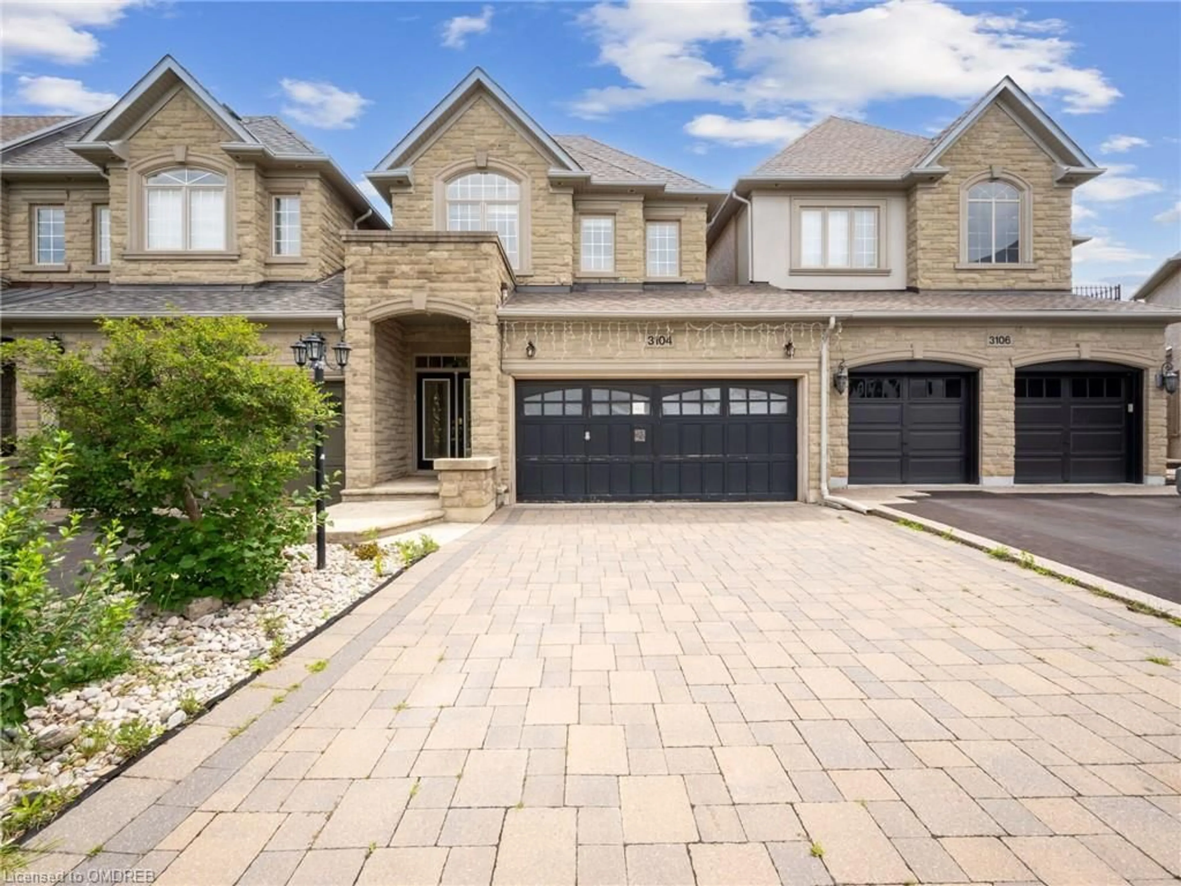 Home with brick exterior material for 3104 Cardross Crt, Oakville Ontario L6M 0A1