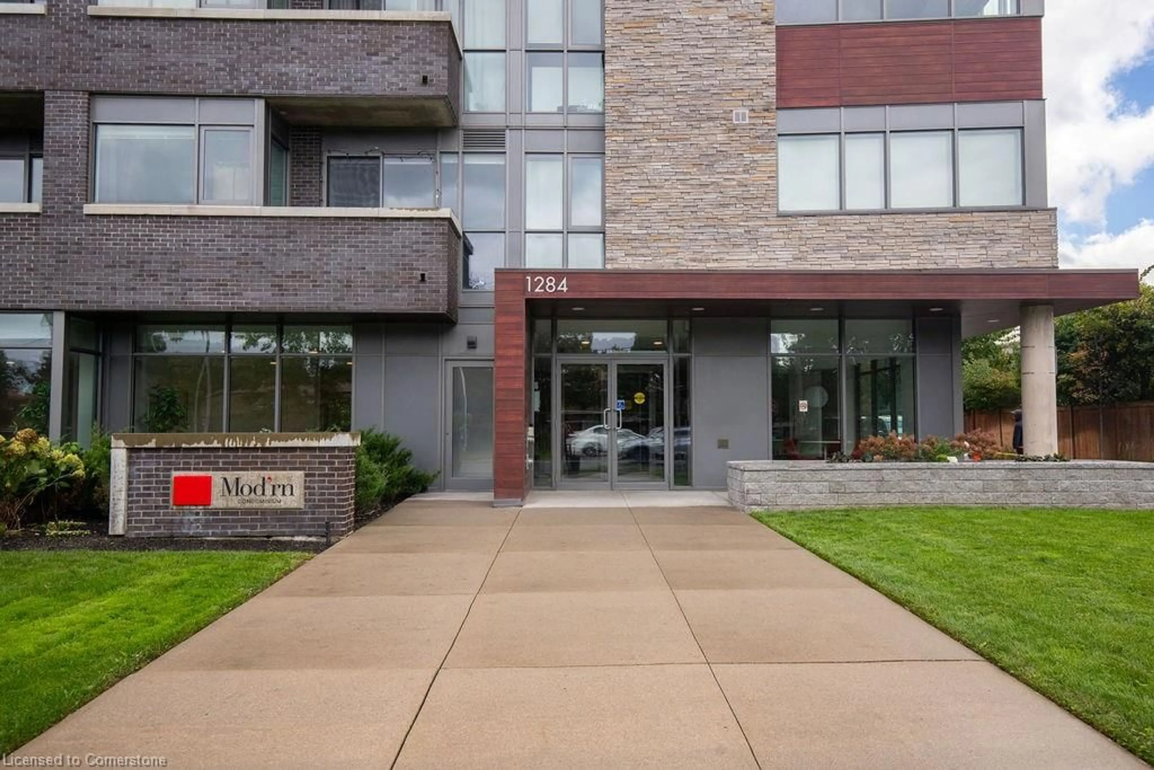 Indoor foyer, unknown floor for 1284 Guelph Line #417, Burlington Ontario L7P 0T9