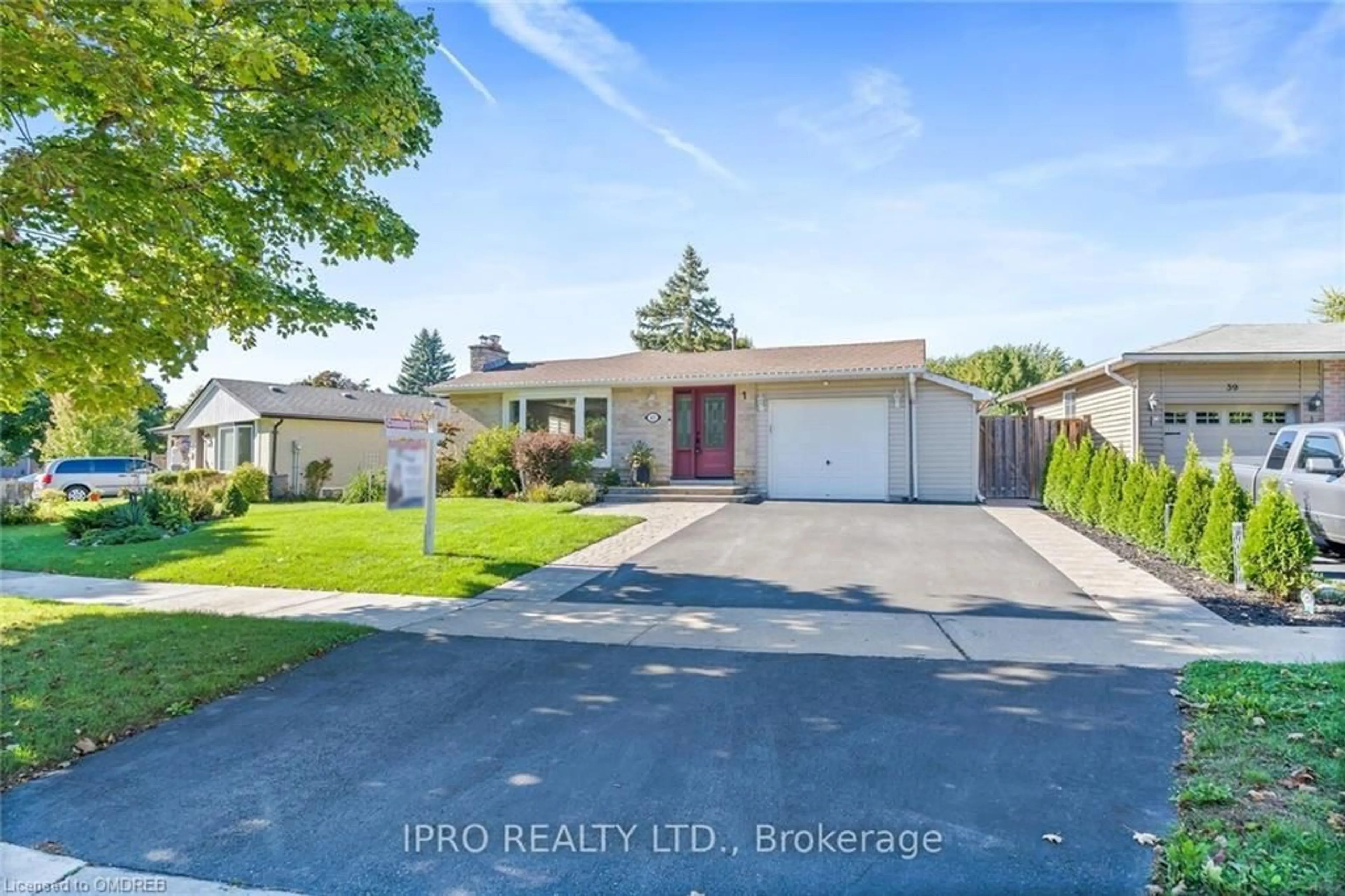 Frontside or backside of a home for 43 Lorne Scots Dr, Milton Ontario L9T 2Z2