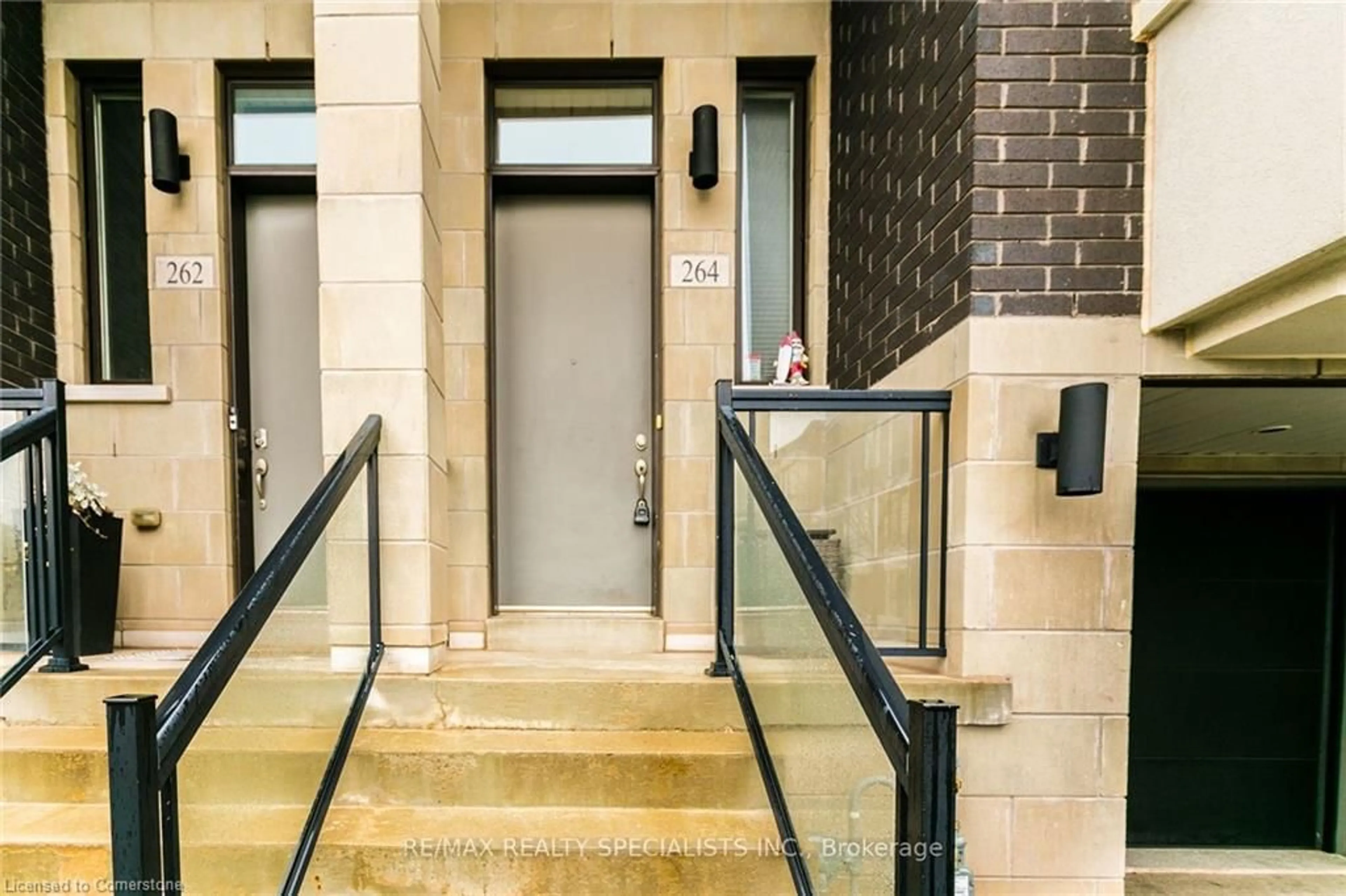 Indoor foyer, cement floor for 264 Vellwood Common, Oakville Ontario L6L 0E8