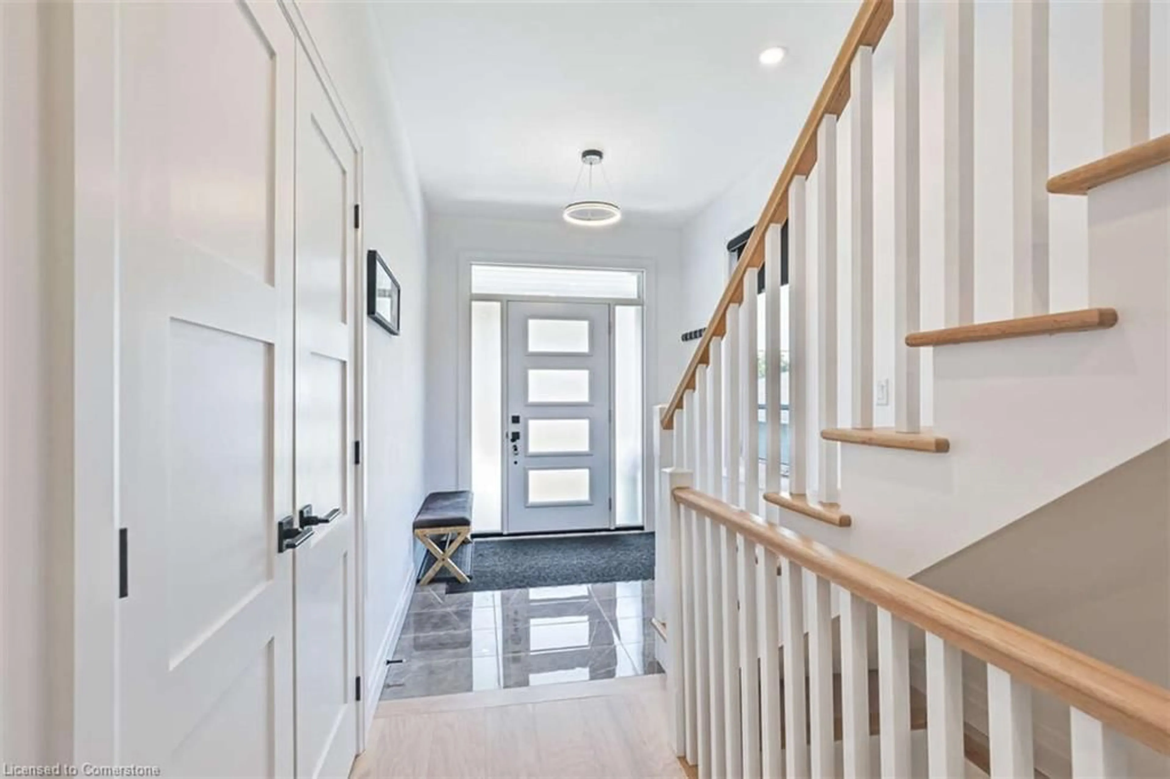 Indoor entryway, wood floors for 185 Ninth St, Collingwood Ontario L9Y 2G4