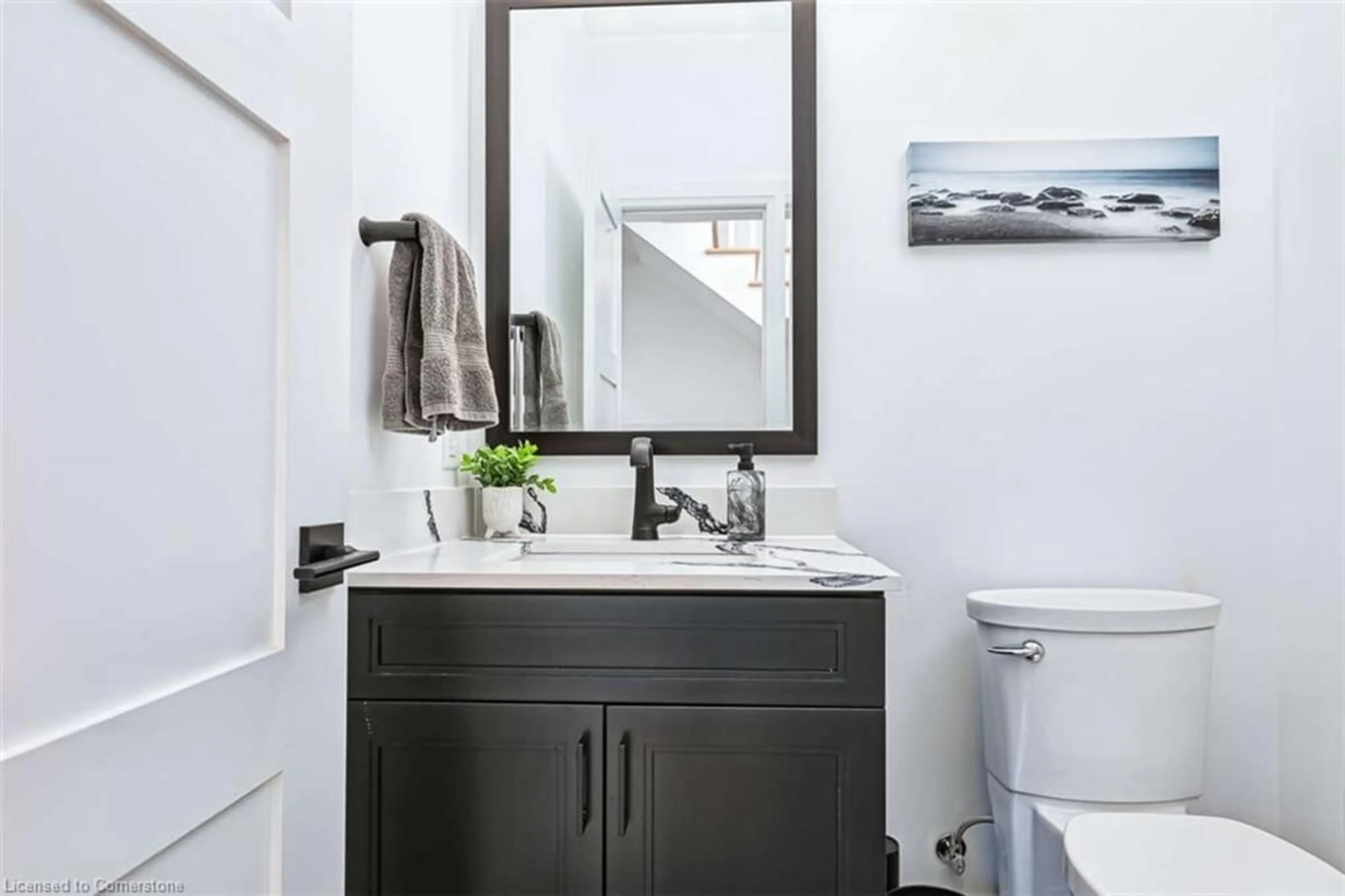 Bathroom, wood floors for 185 Ninth St, Collingwood Ontario L9Y 2G4