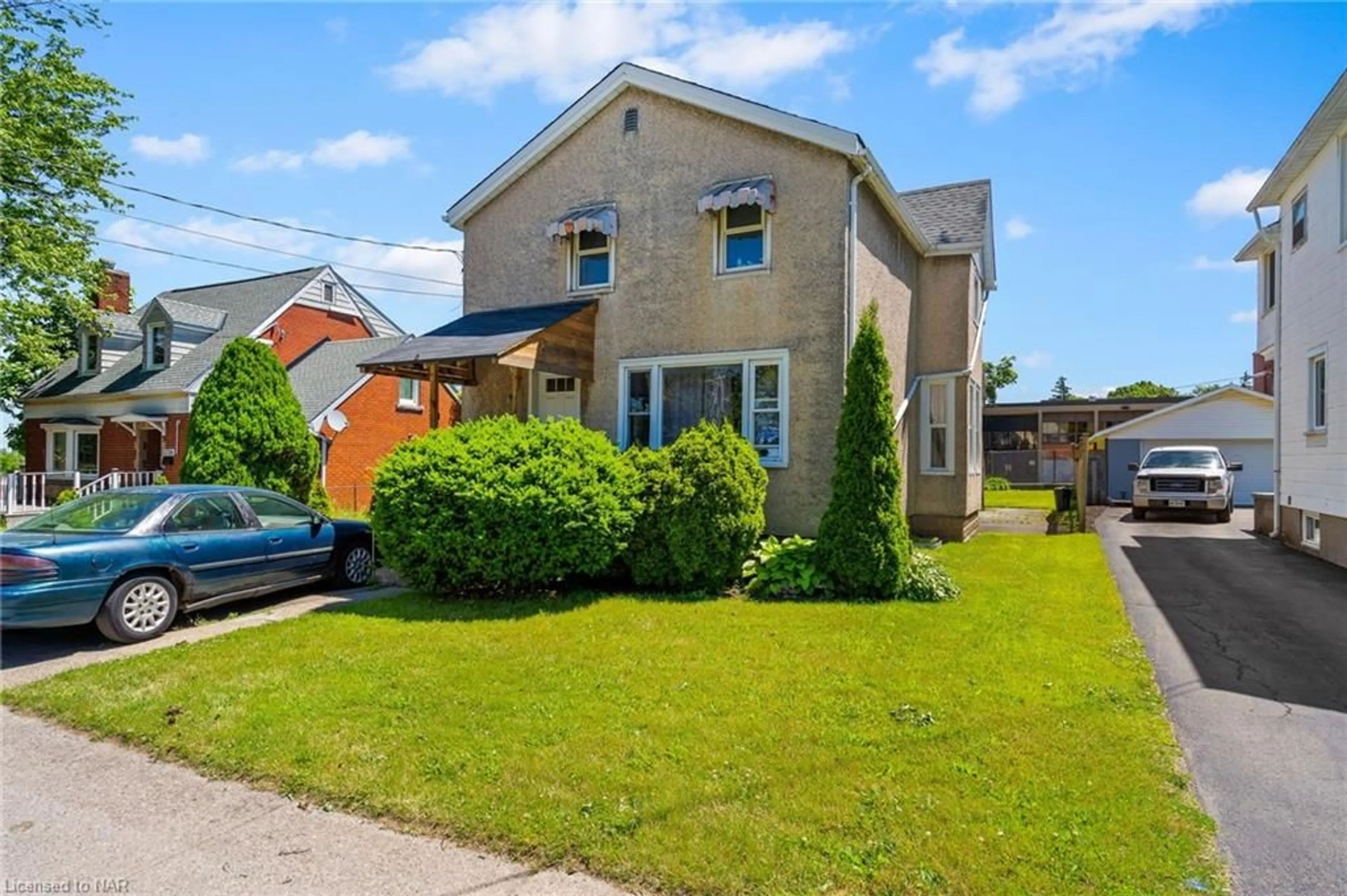 Frontside or backside of a home for 5748 Leonard Ave, Niagara Falls Ontario L2G 4R1