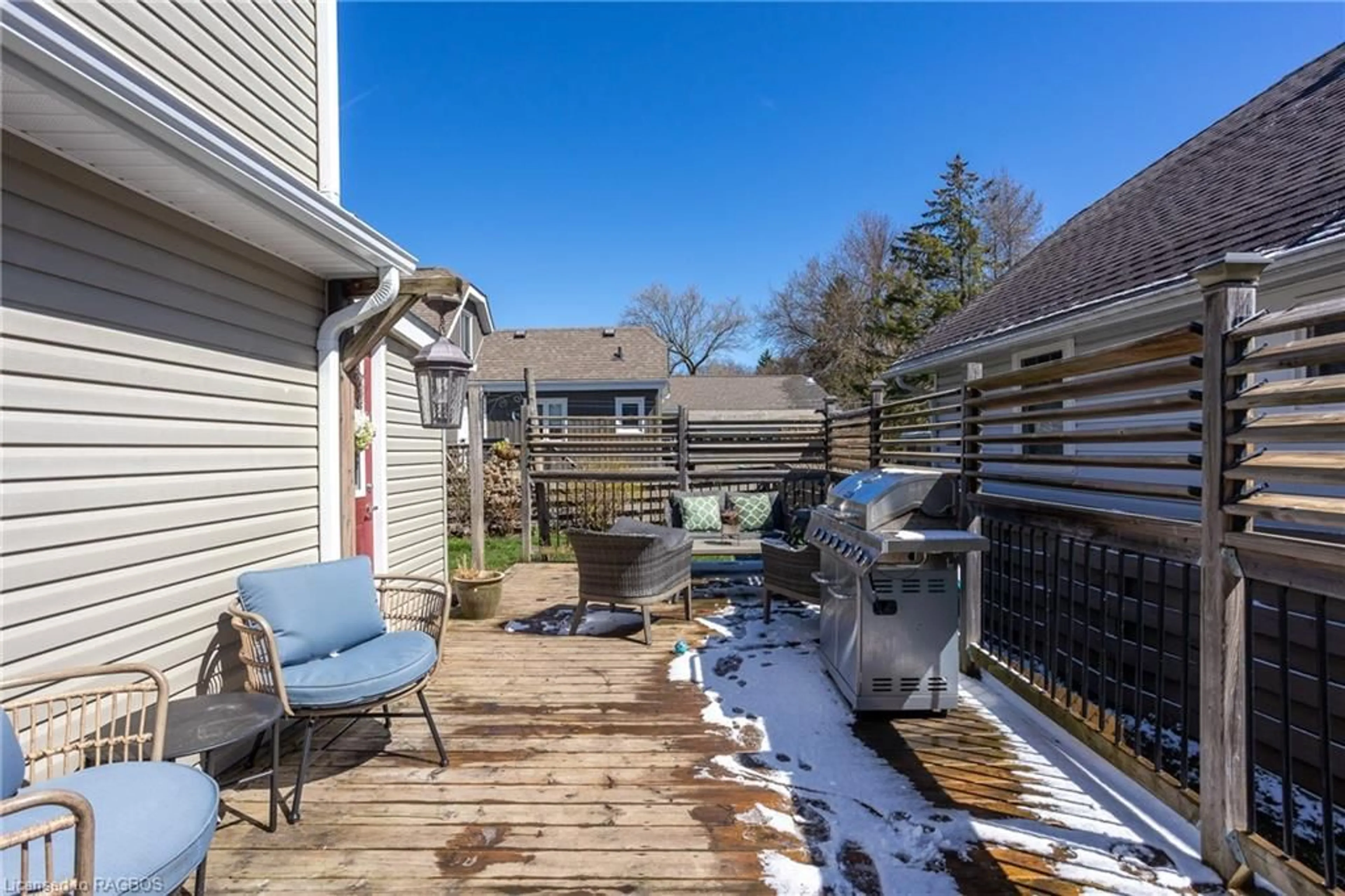 Patio, the fenced backyard for 470 15th St, Owen Sound Ontario N4K 3Z7