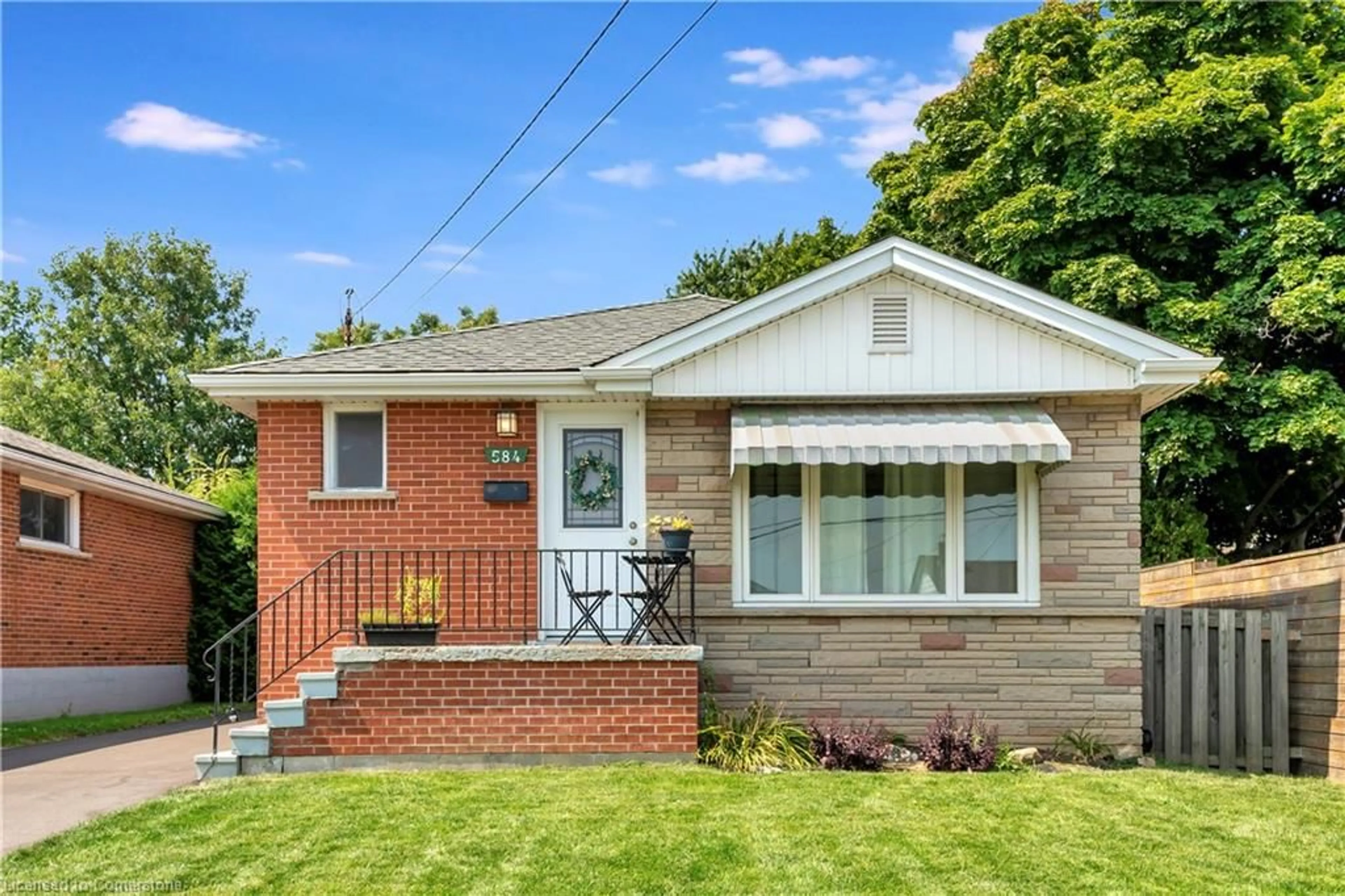 Frontside or backside of a home, cottage for 584 East 27th St, Hamilton Ontario L8V 3H6